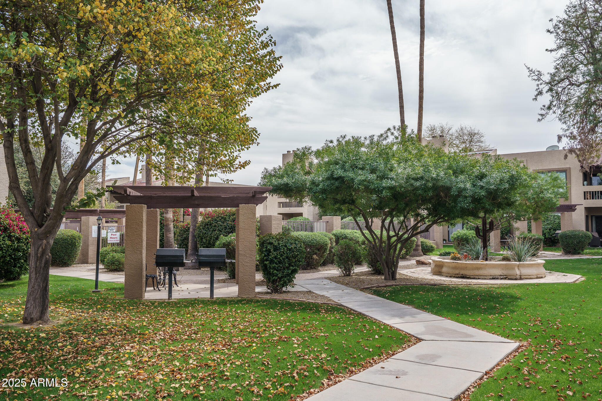 8651 E ROYAL PALM Road 206