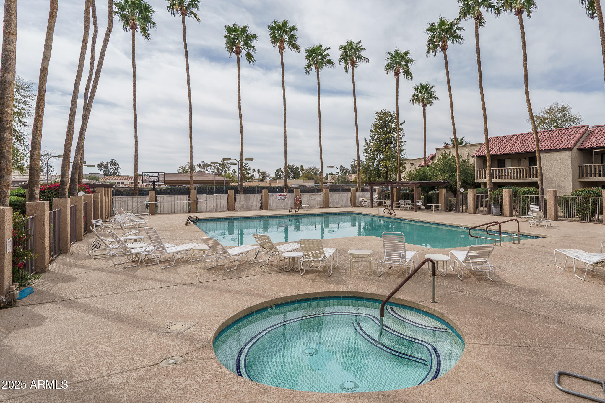 8651 E ROYAL PALM Road 206