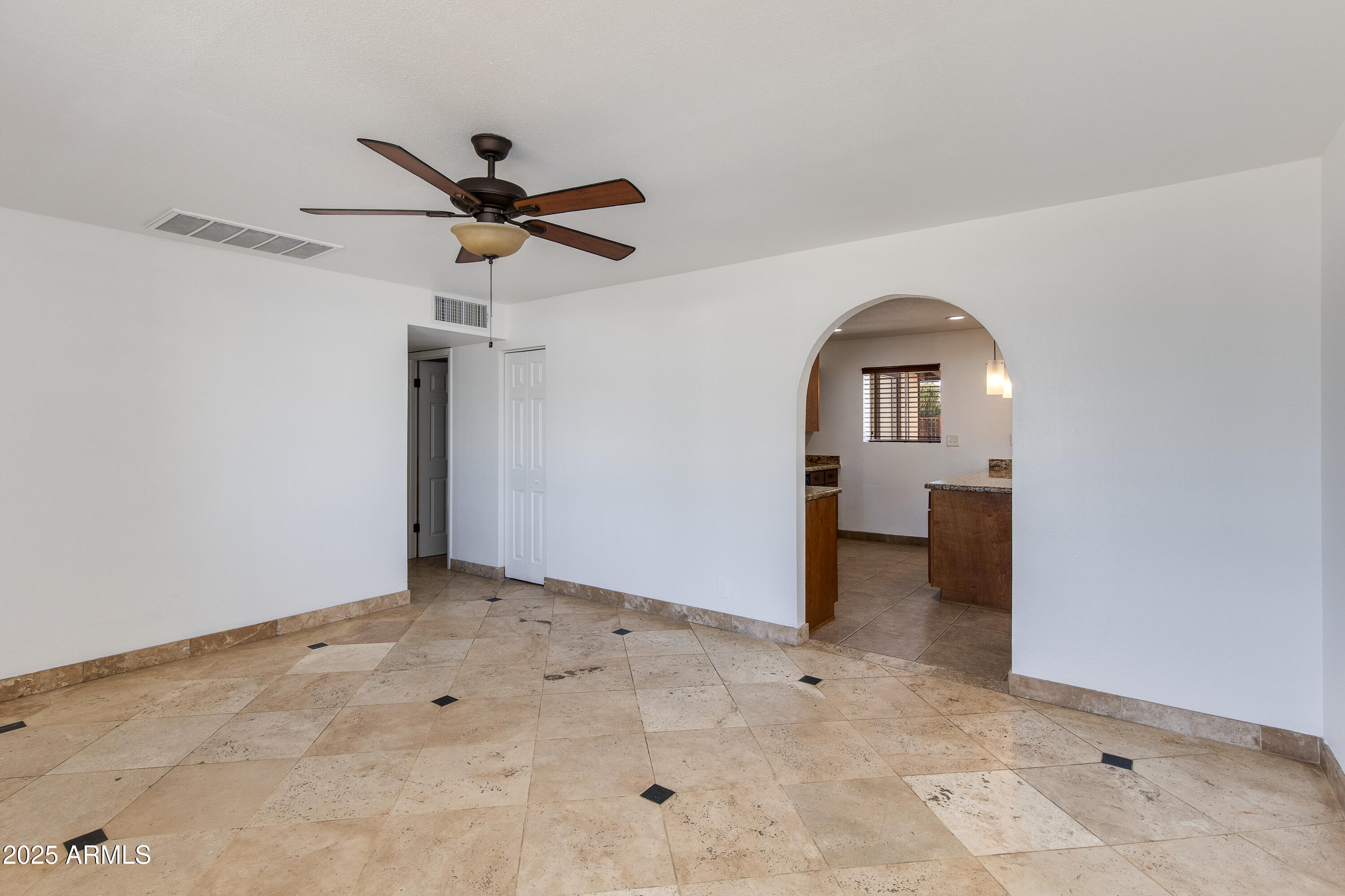 2515 E KAREN Drive
