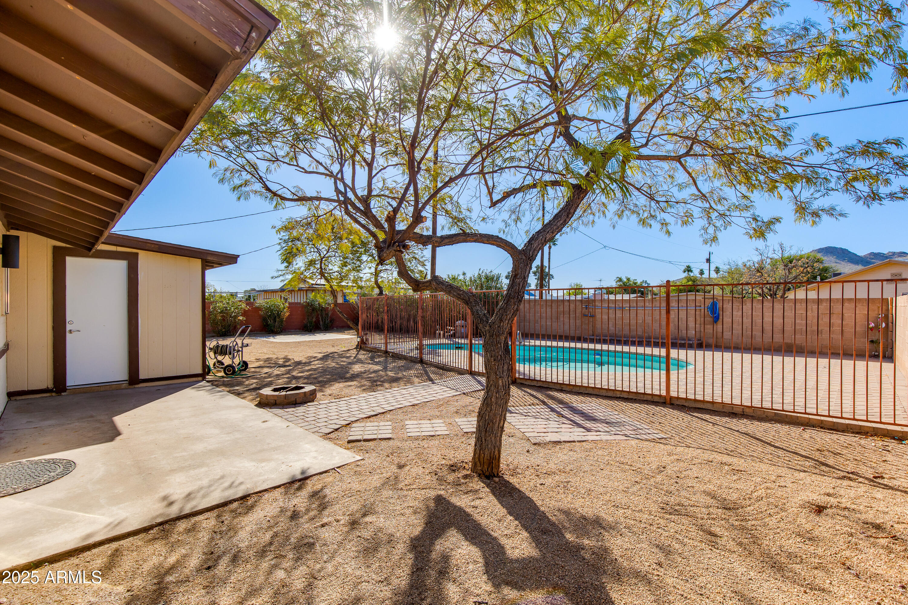 2515 E KAREN Drive