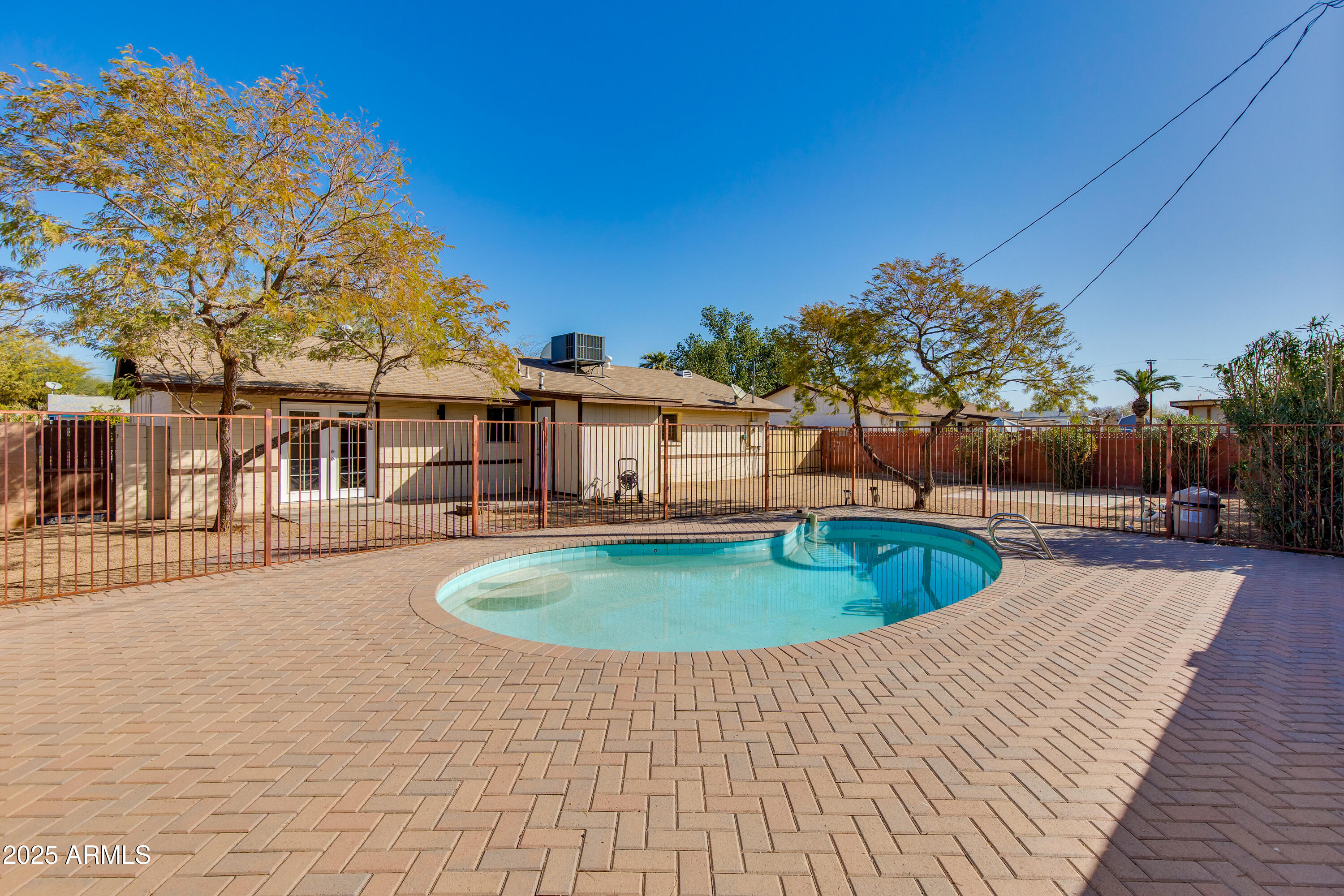 2515 E KAREN Drive