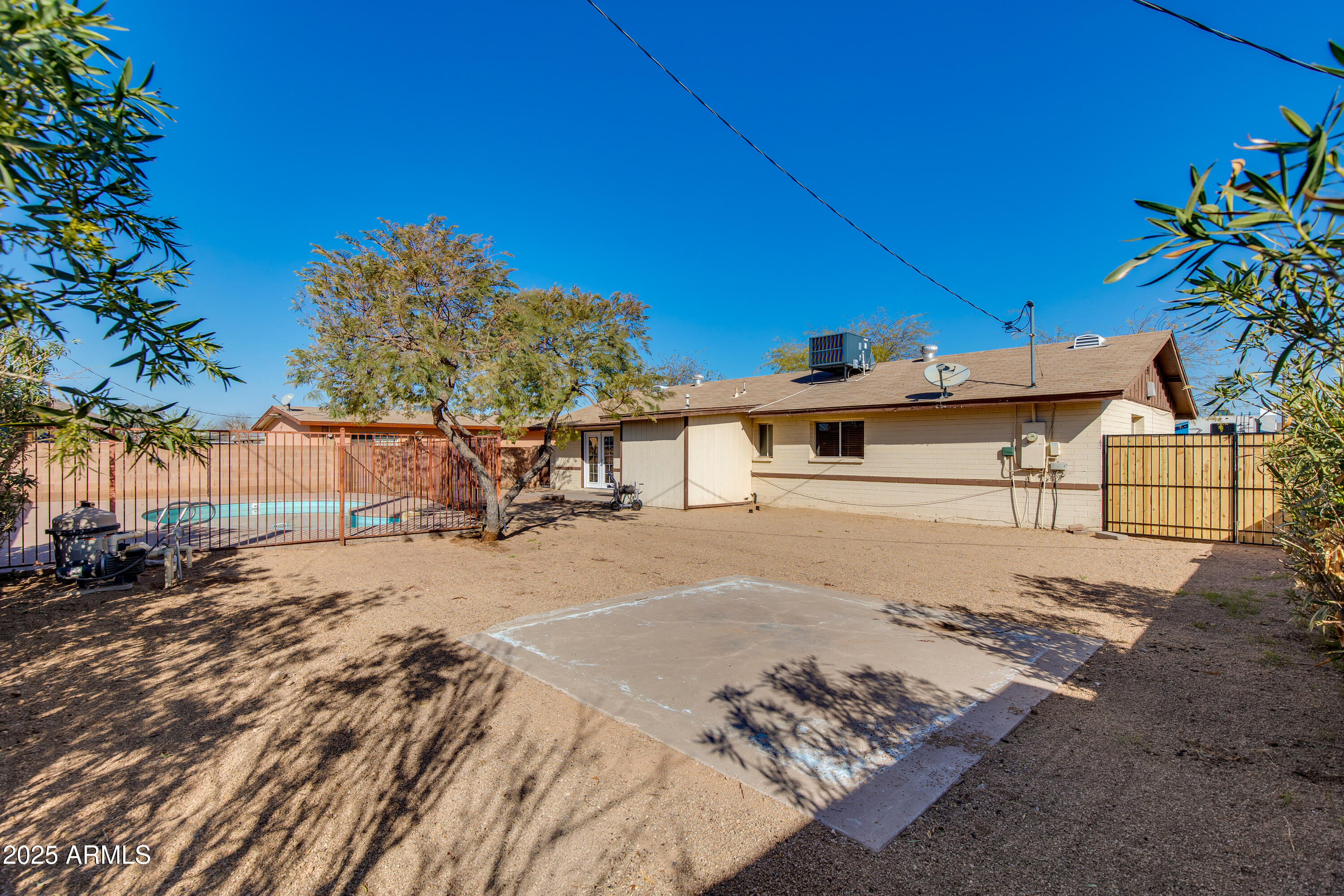 2515 E KAREN Drive