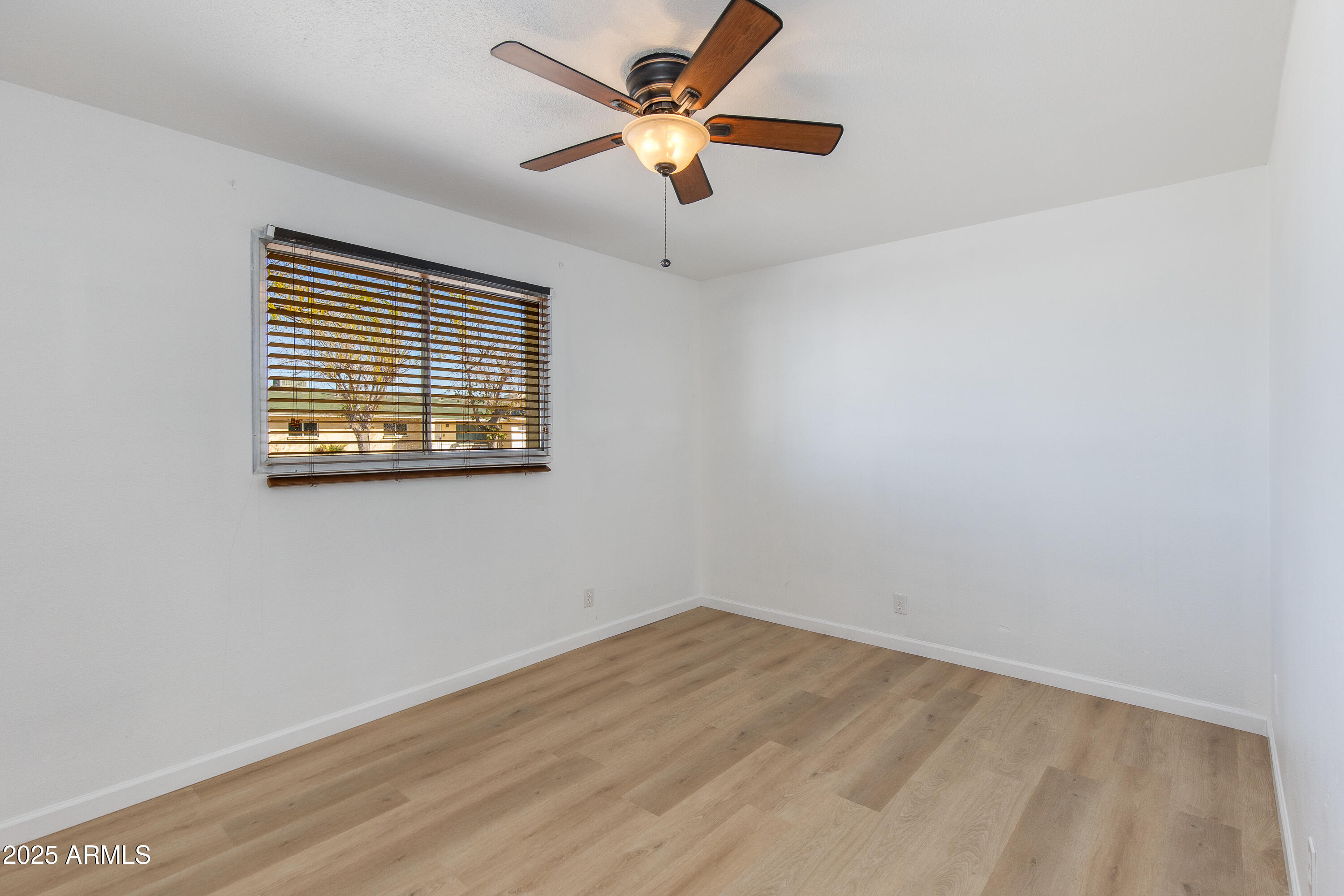 2515 E KAREN Drive