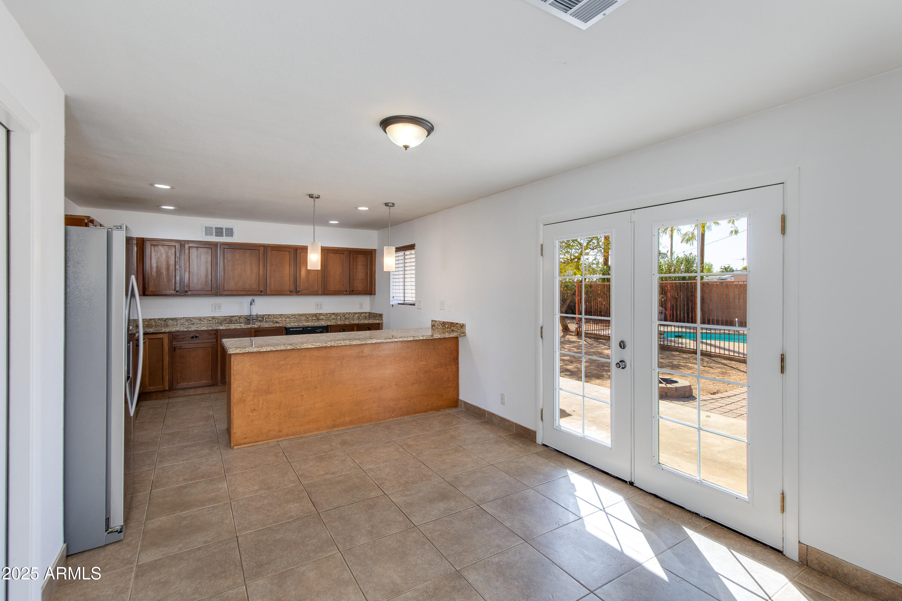 2515 E KAREN Drive