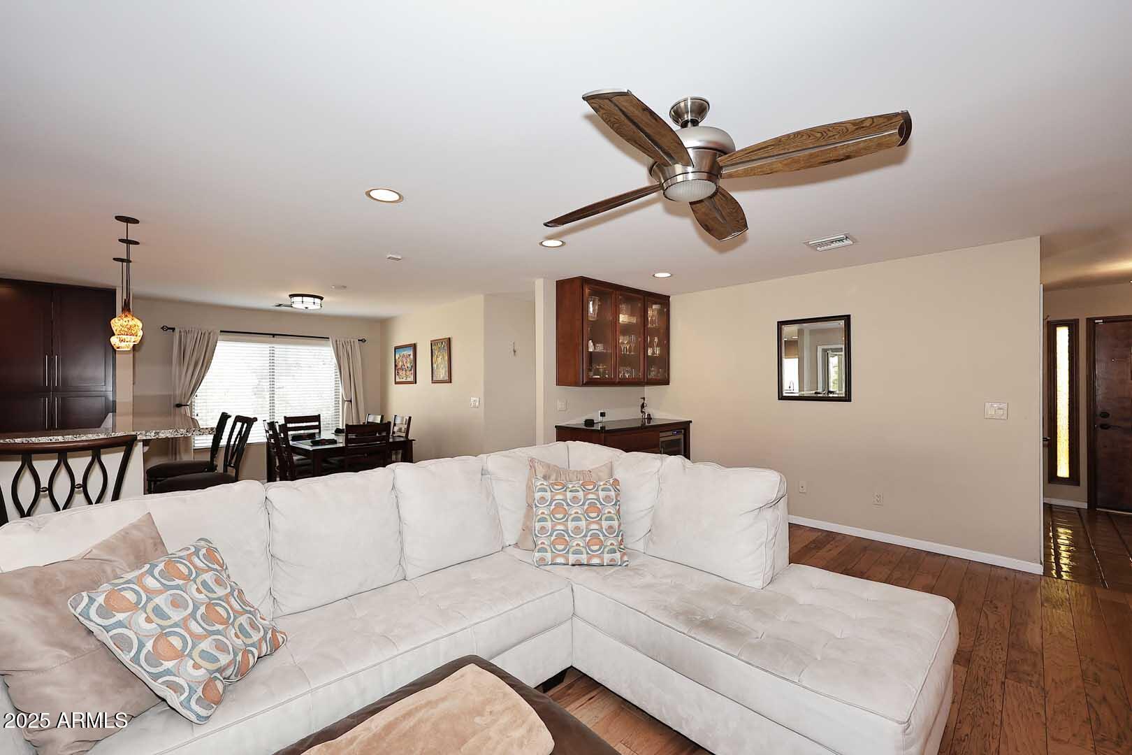 1920 E MANZANITA Drive