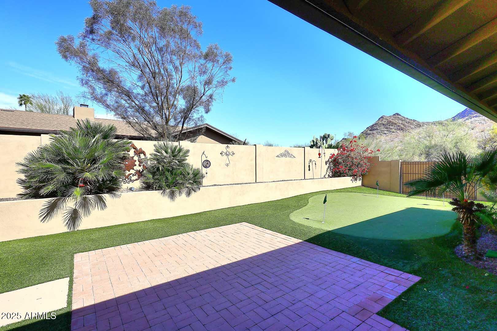 1920 E MANZANITA Drive