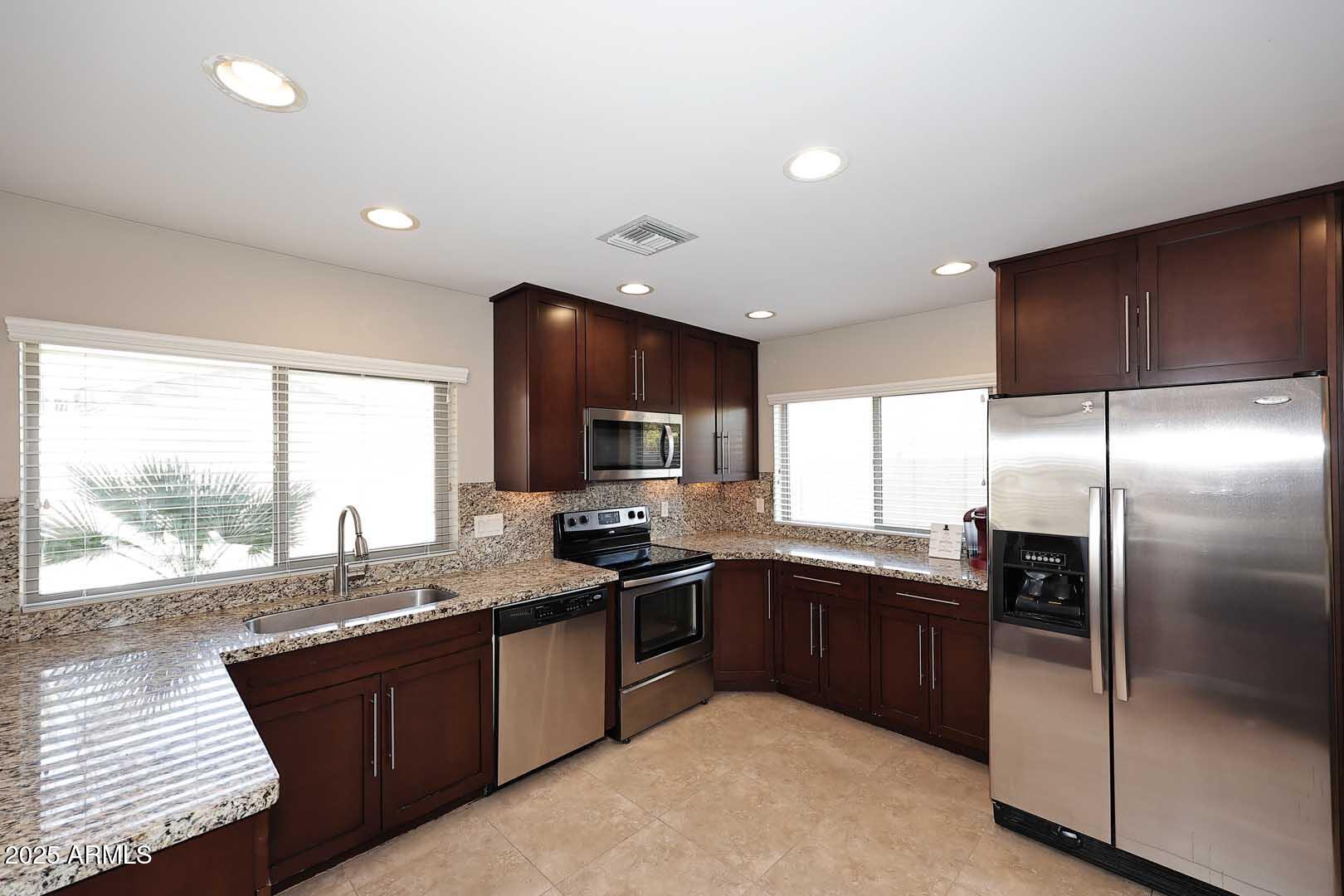 1920 E MANZANITA Drive