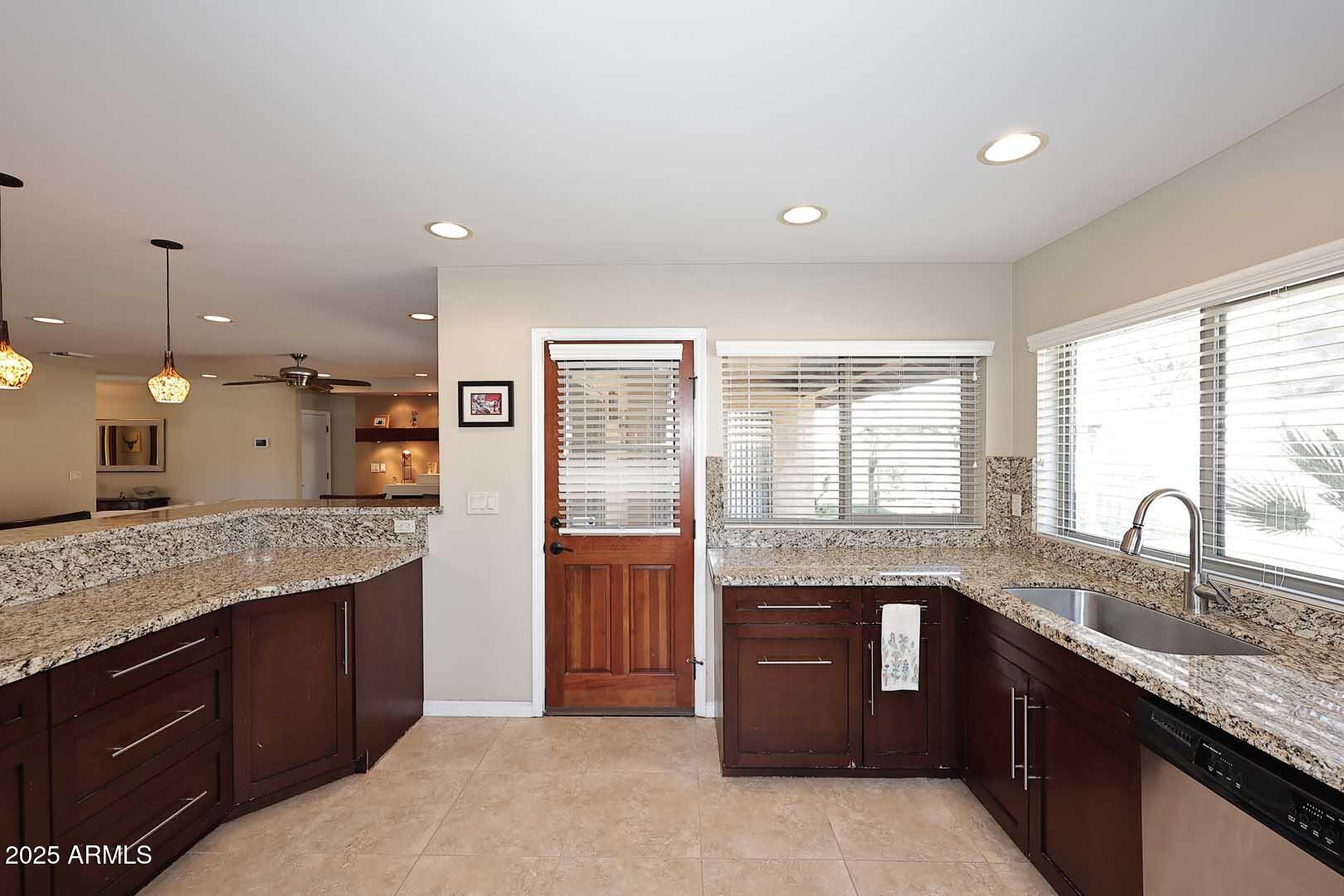 1920 E MANZANITA Drive