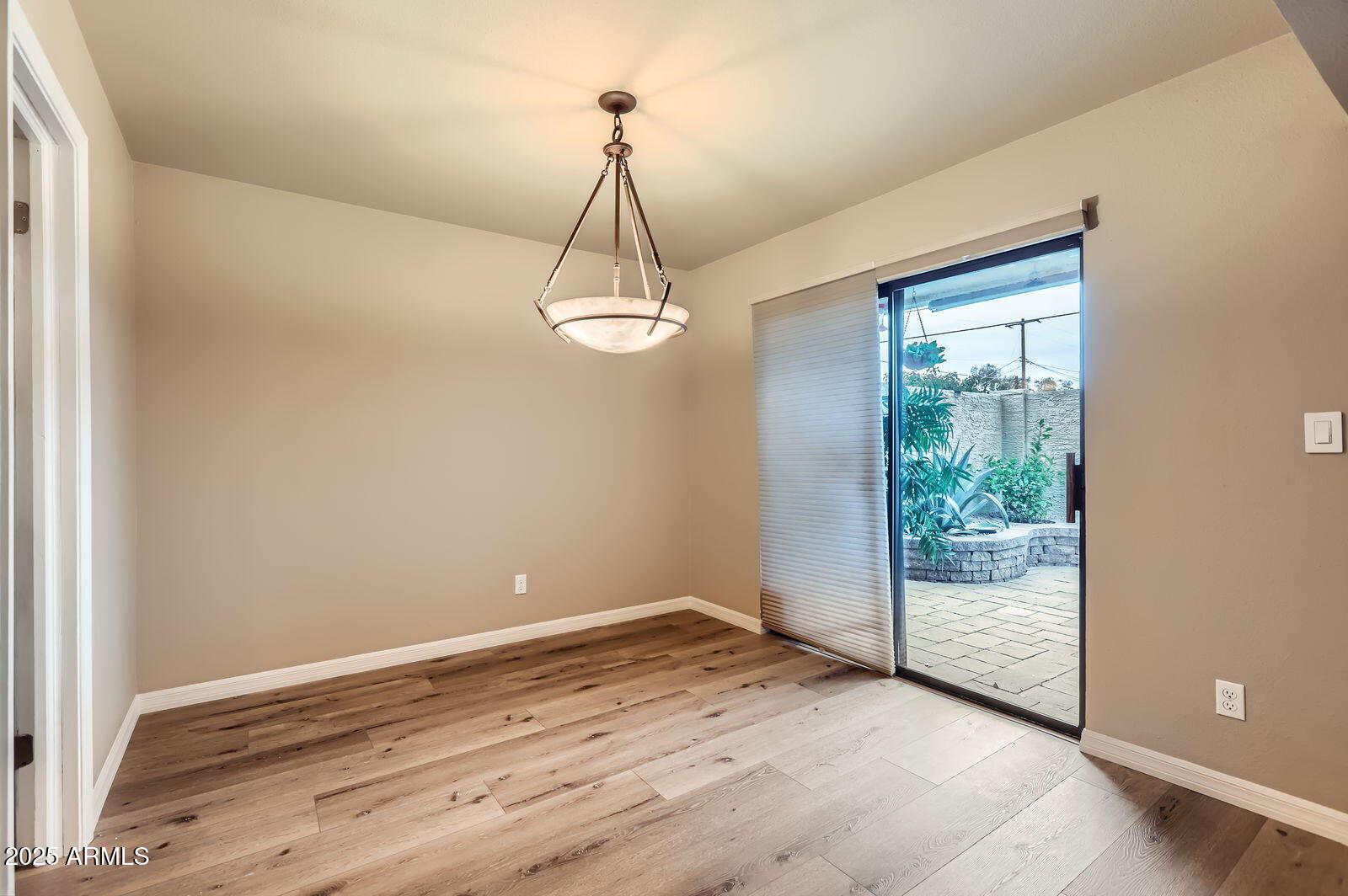 2142 E TURNEY Avenue 6