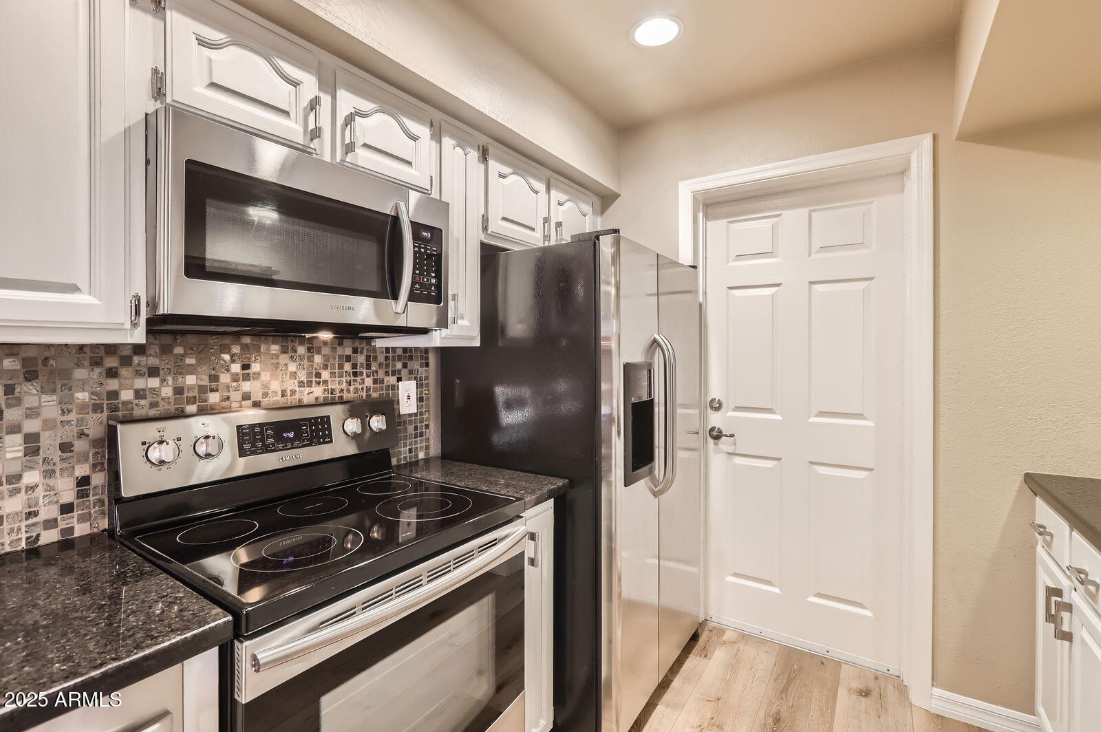 2142 E TURNEY Avenue 6