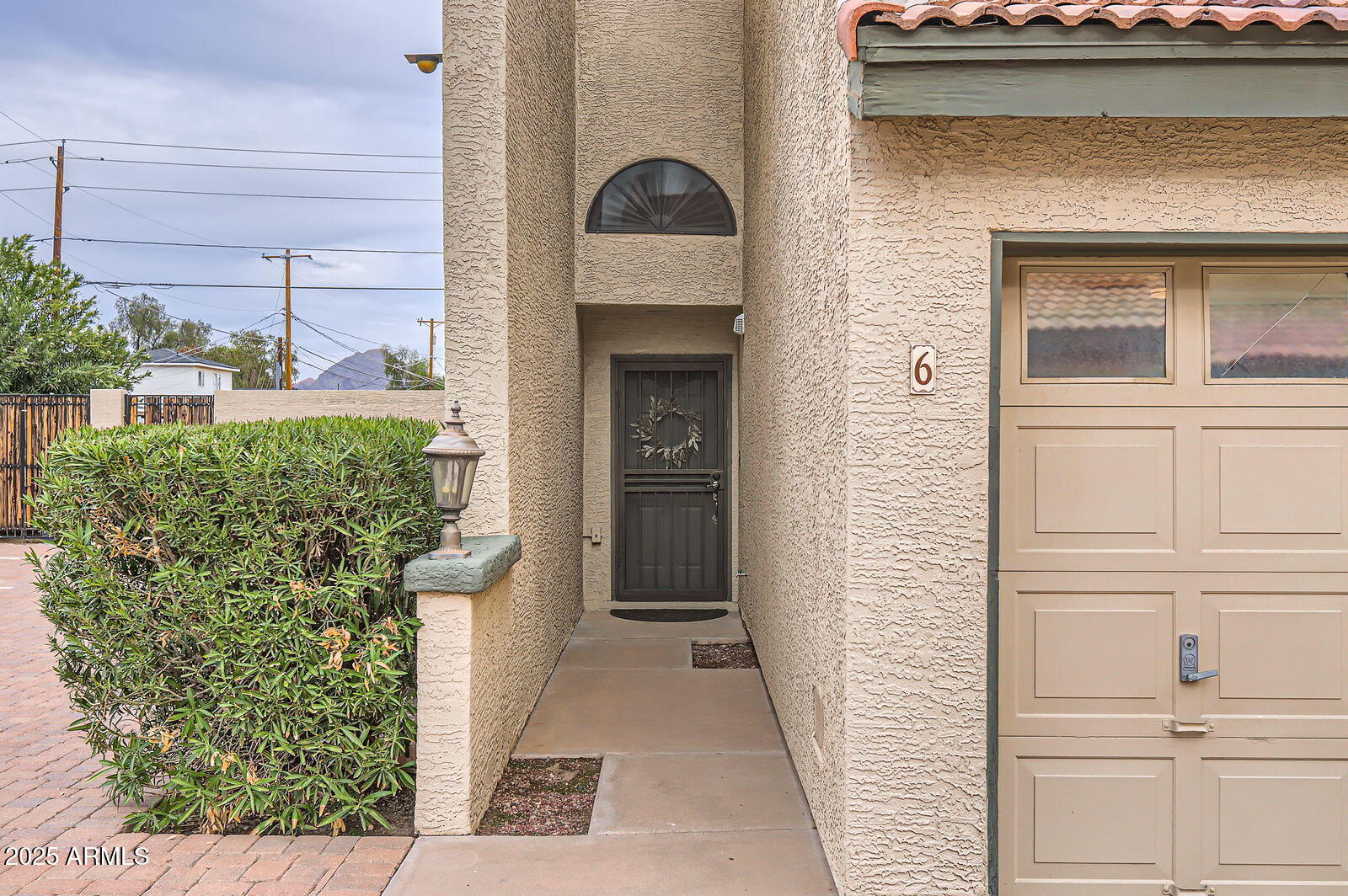 2142 E TURNEY Avenue 6