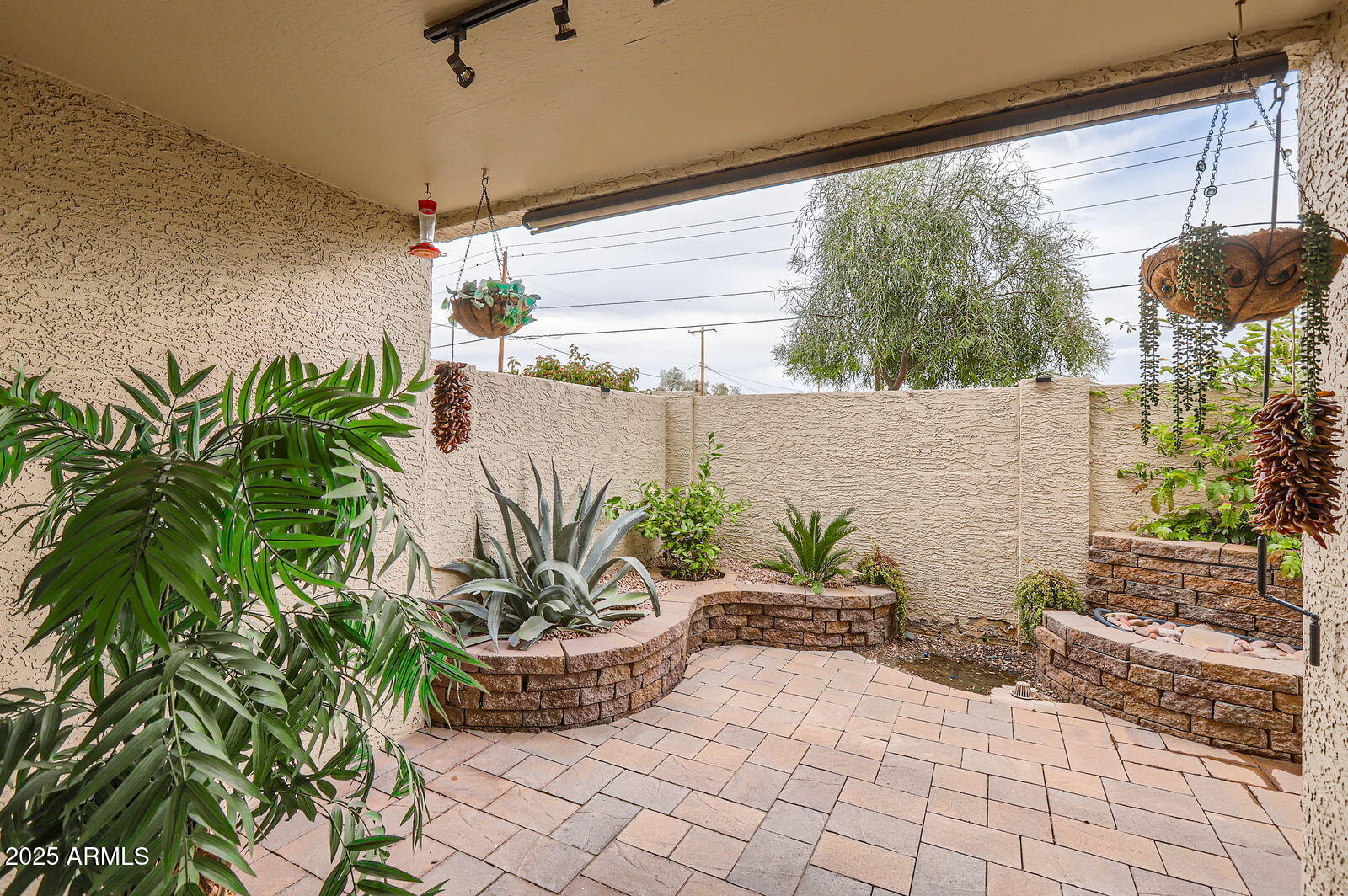 2142 E TURNEY Avenue 6