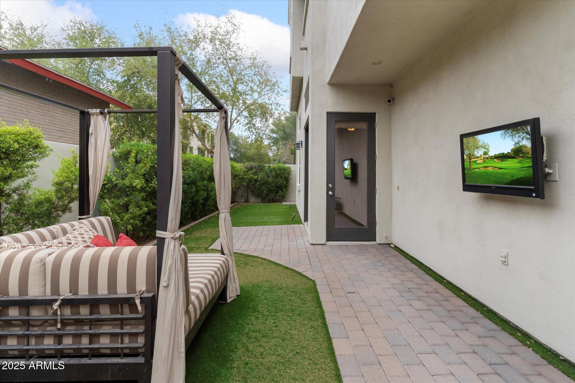 4216 N 27TH Street, 108