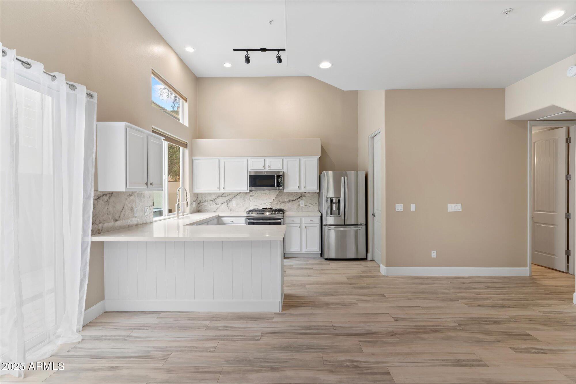 4216 N 27TH Street, 108