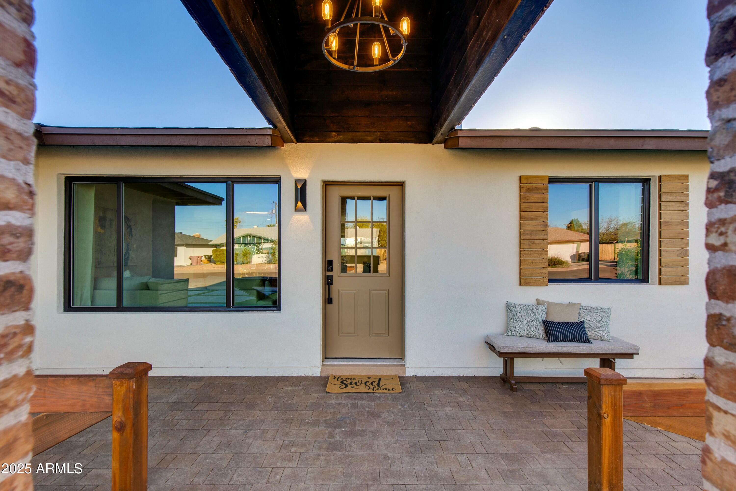 8233 E HUBBELL Street