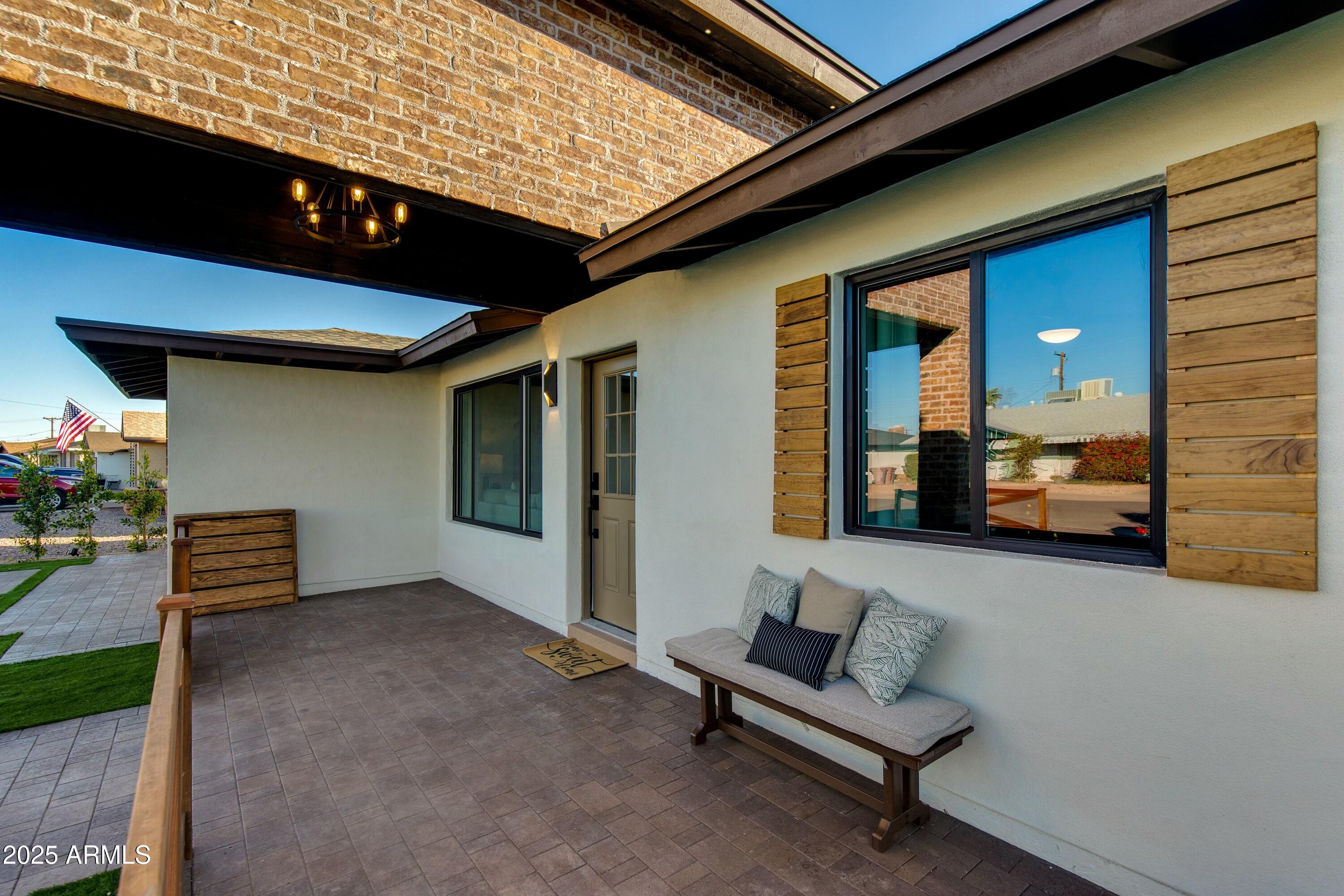 8233 E HUBBELL Street