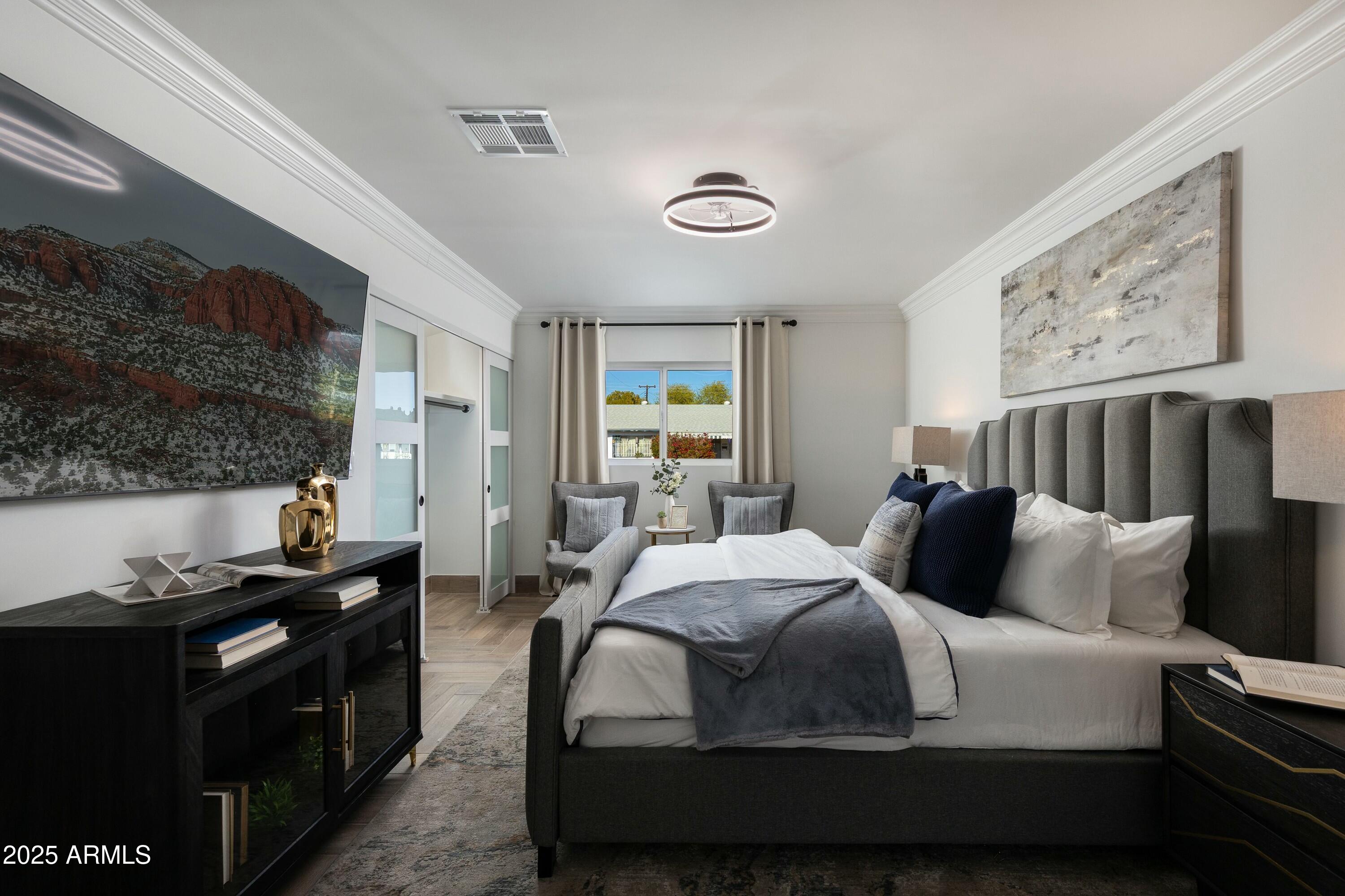 8233 E HUBBELL Street