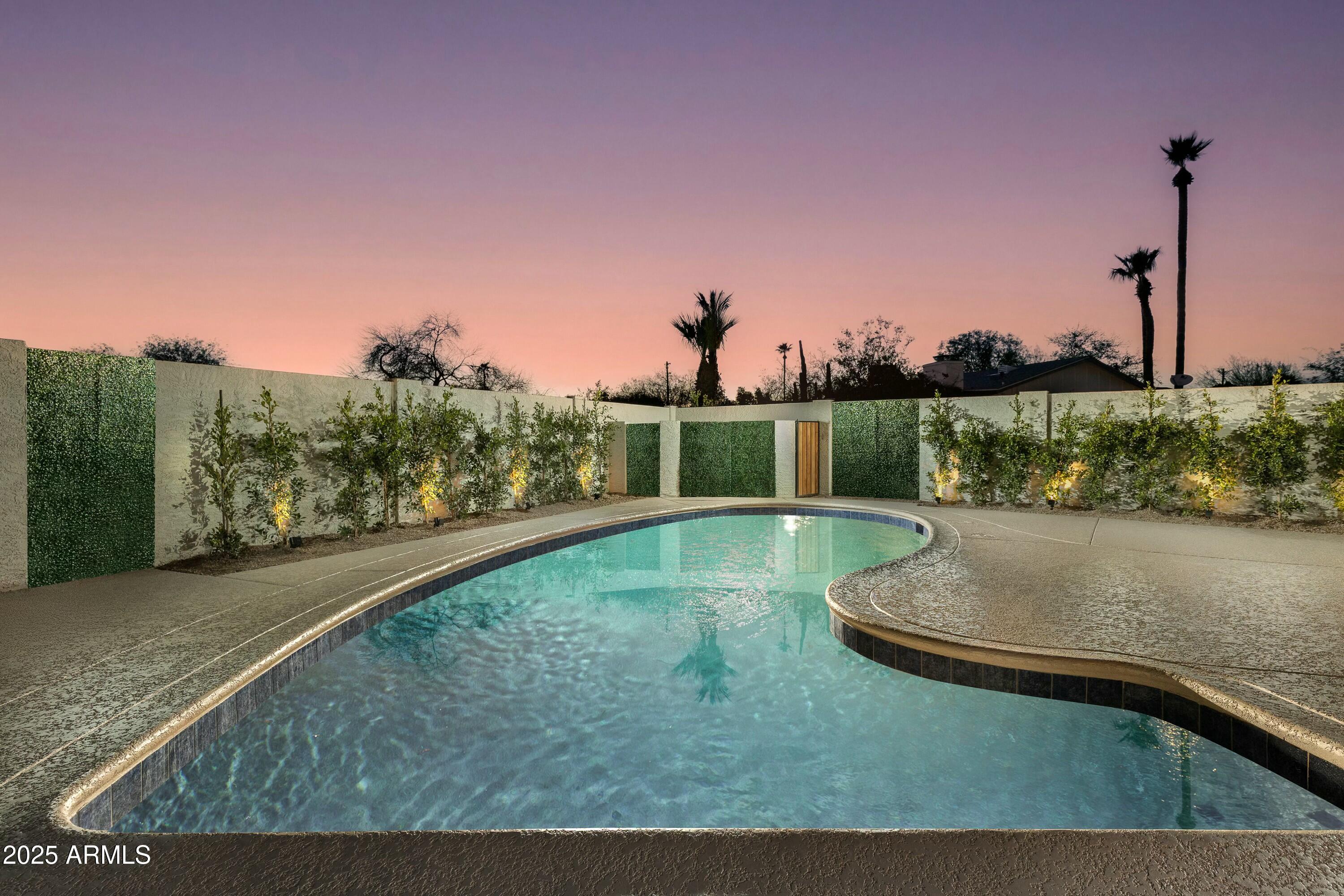 8233 E HUBBELL Street