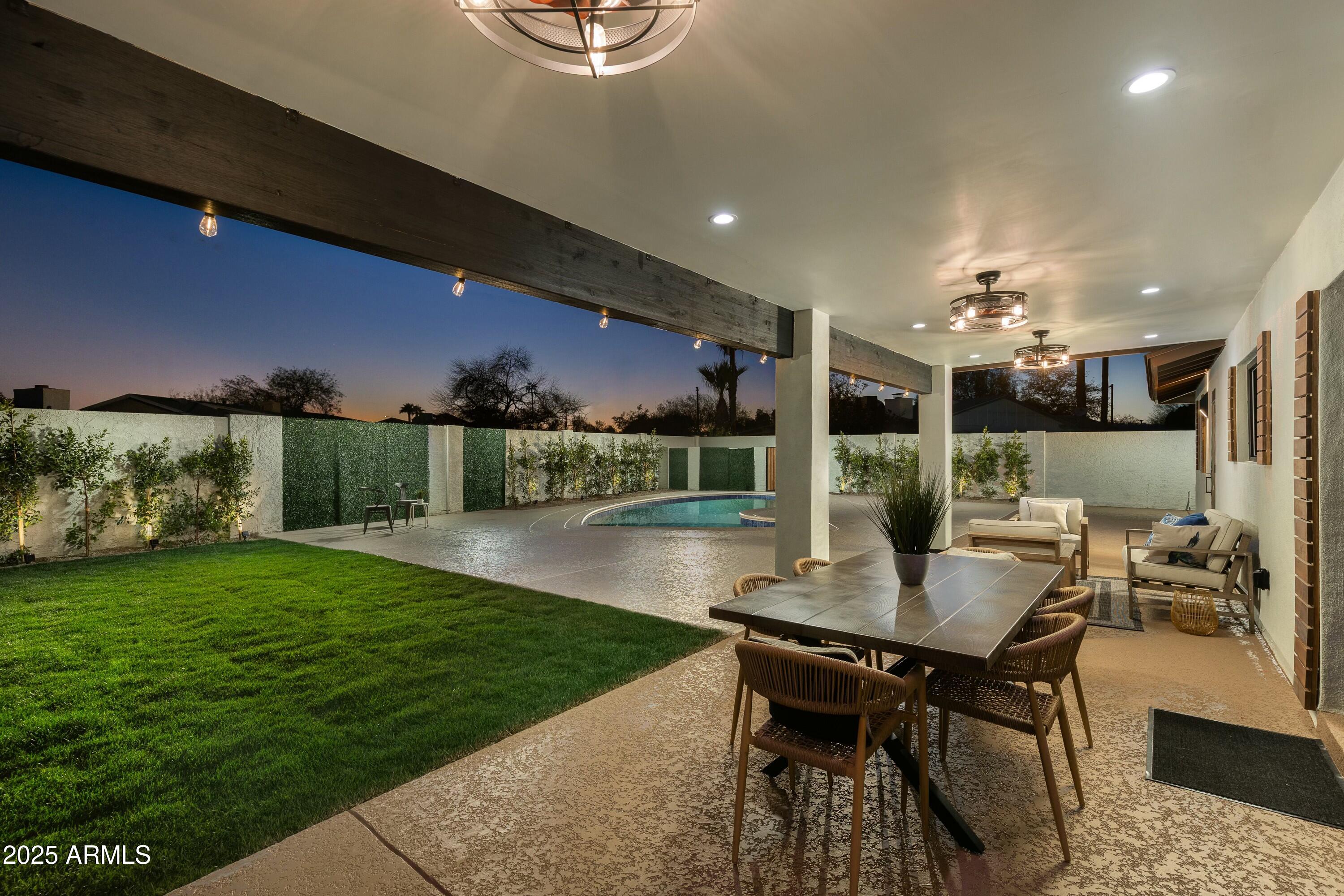 8233 E HUBBELL Street