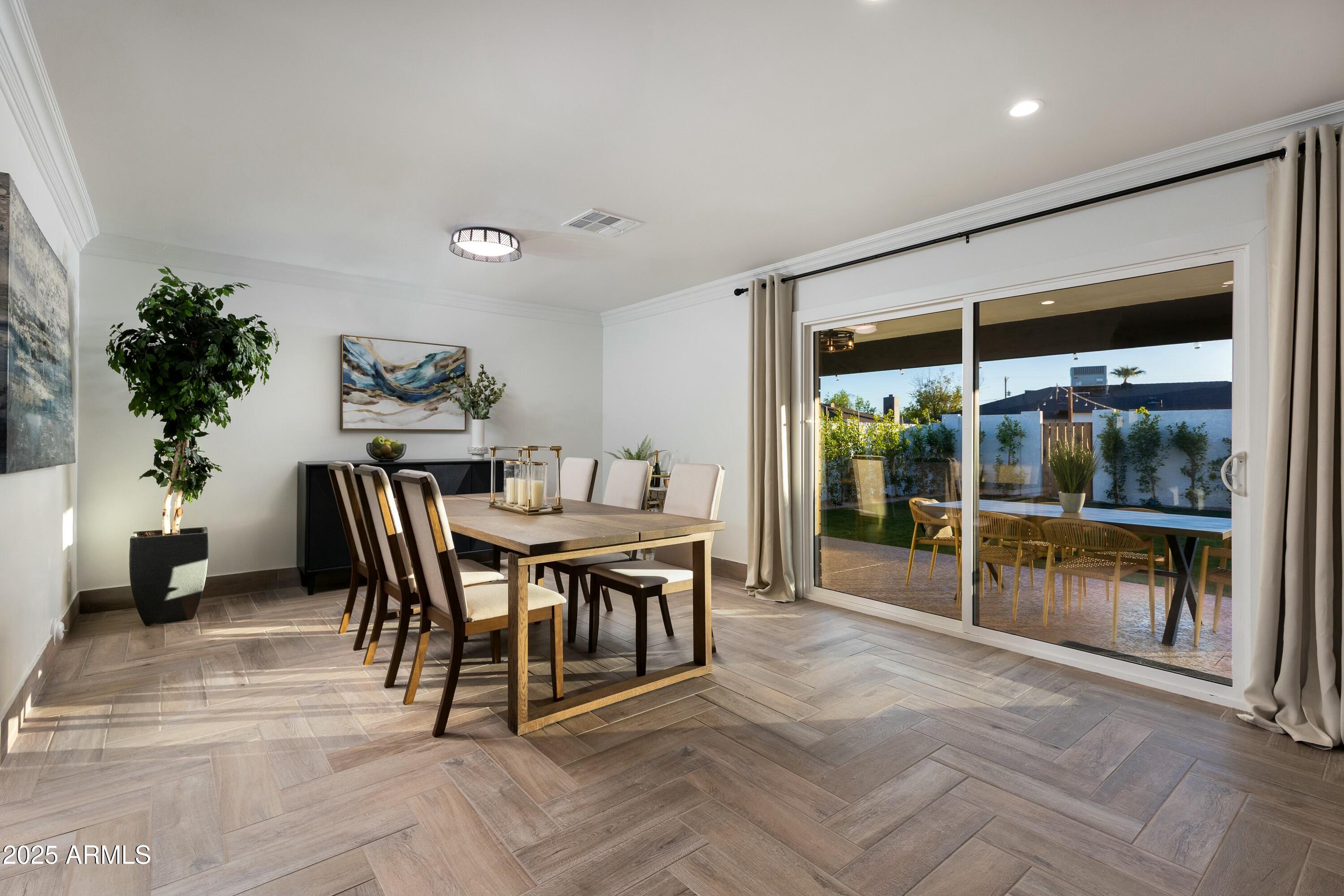 8233 E HUBBELL Street