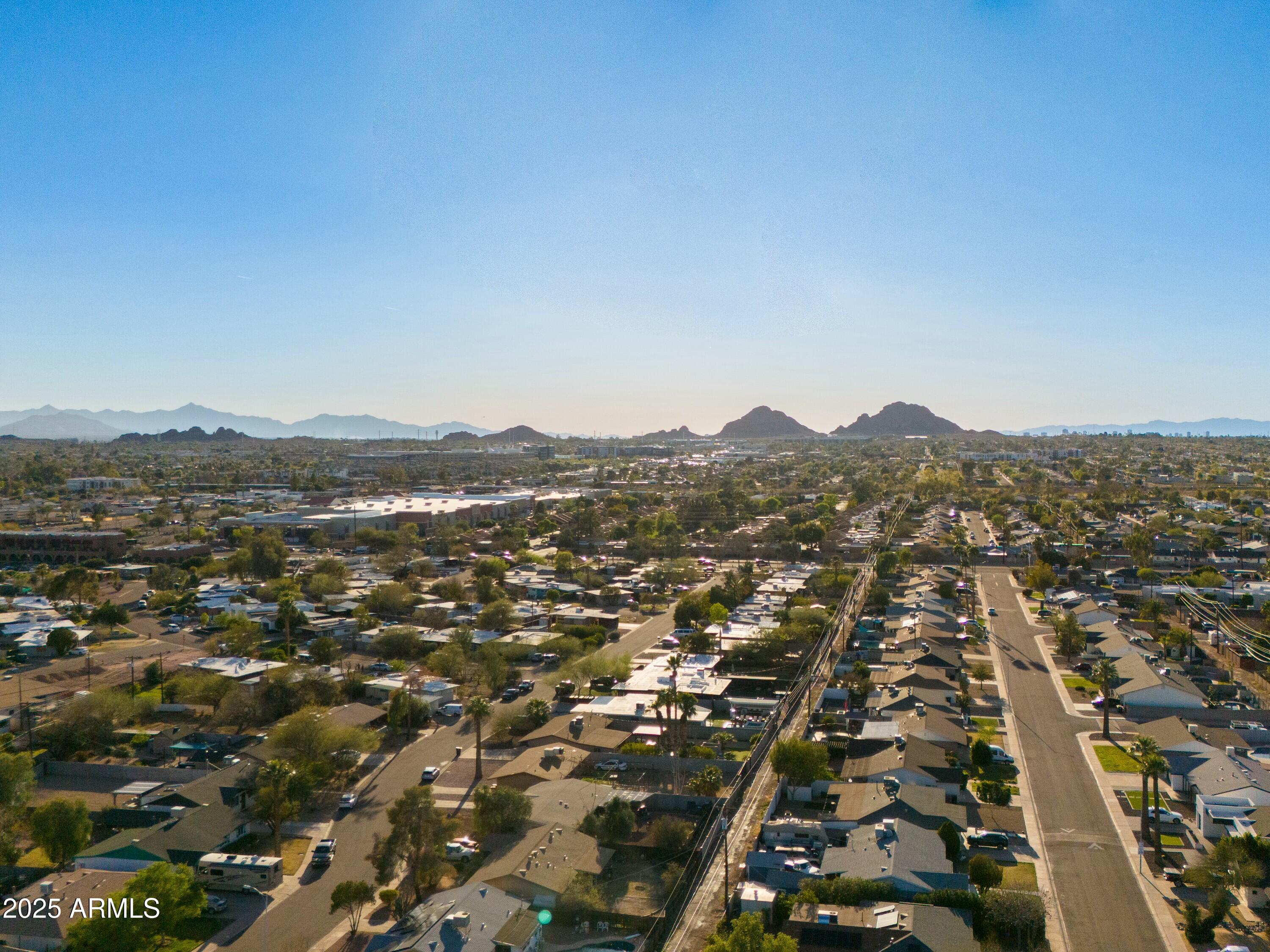 8233 E HUBBELL Street