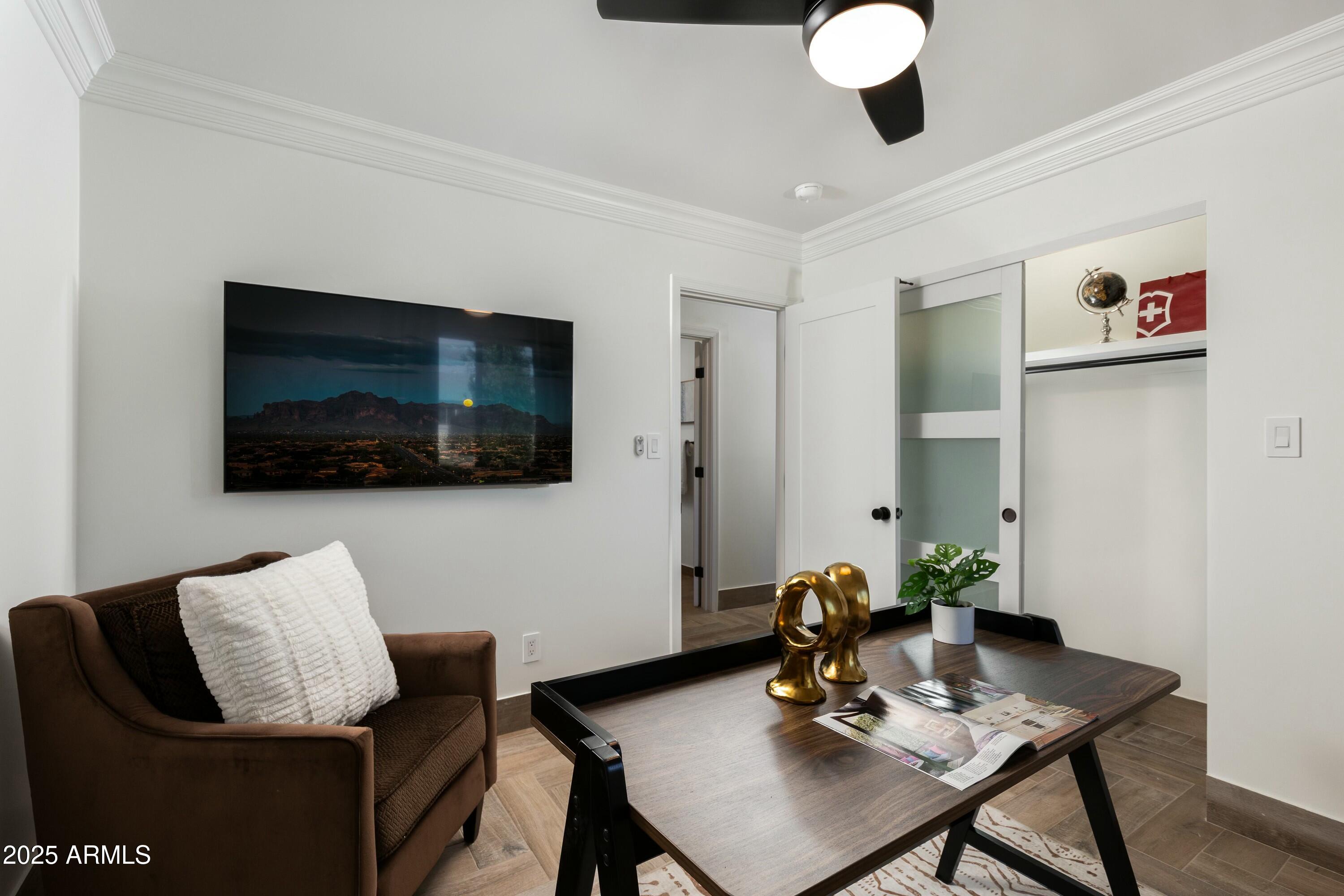 8233 E HUBBELL Street