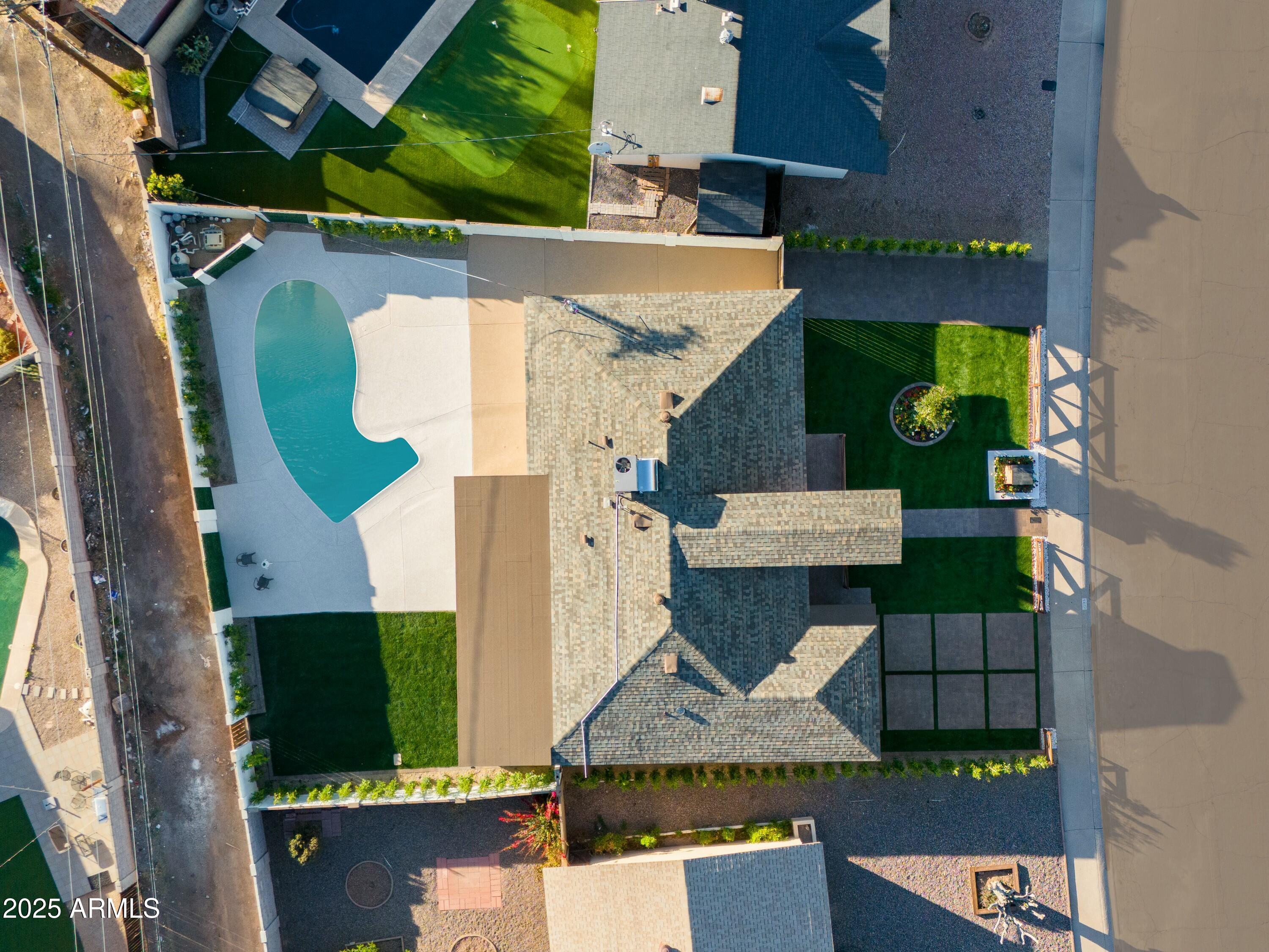 8233 E HUBBELL Street