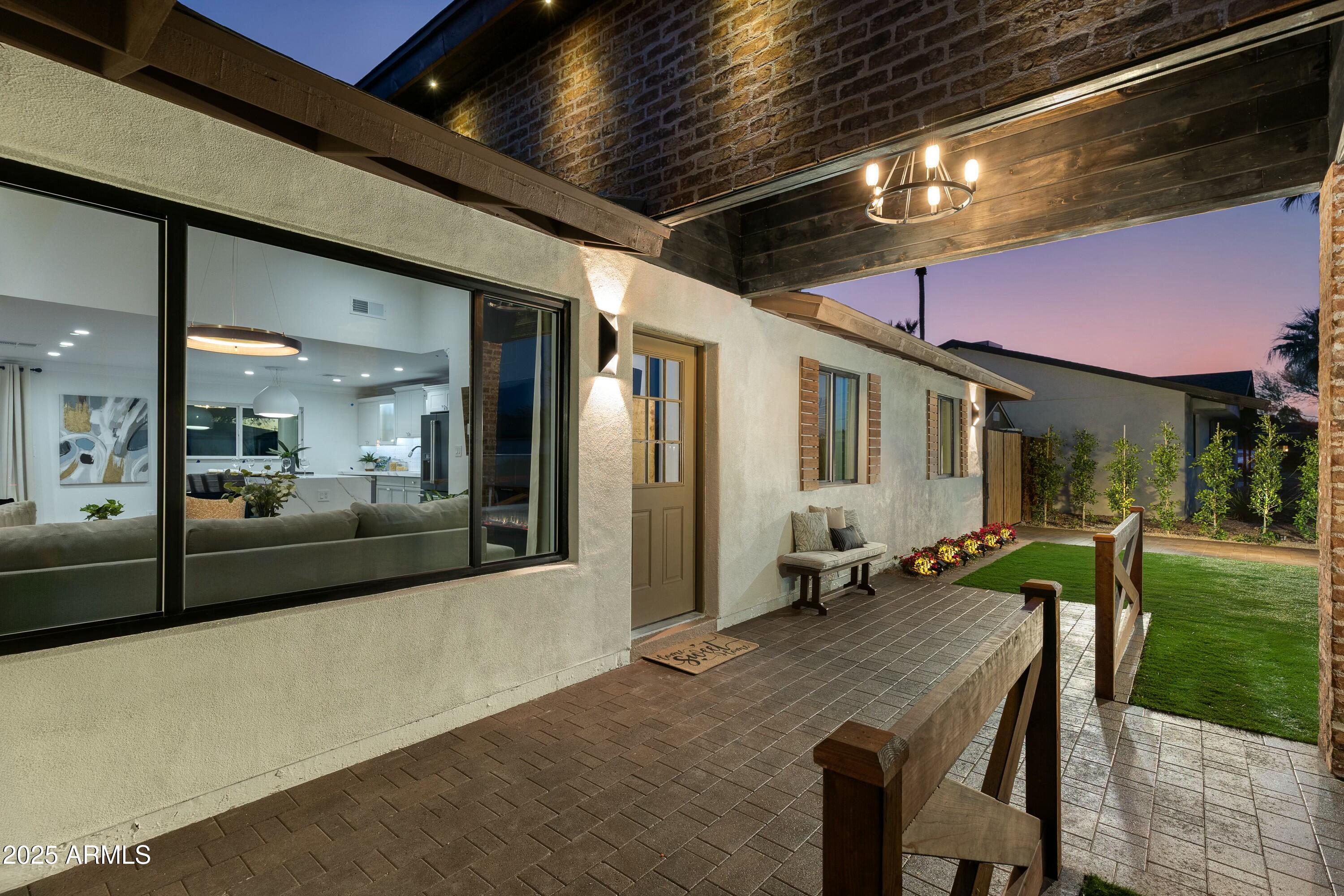 8233 E HUBBELL Street