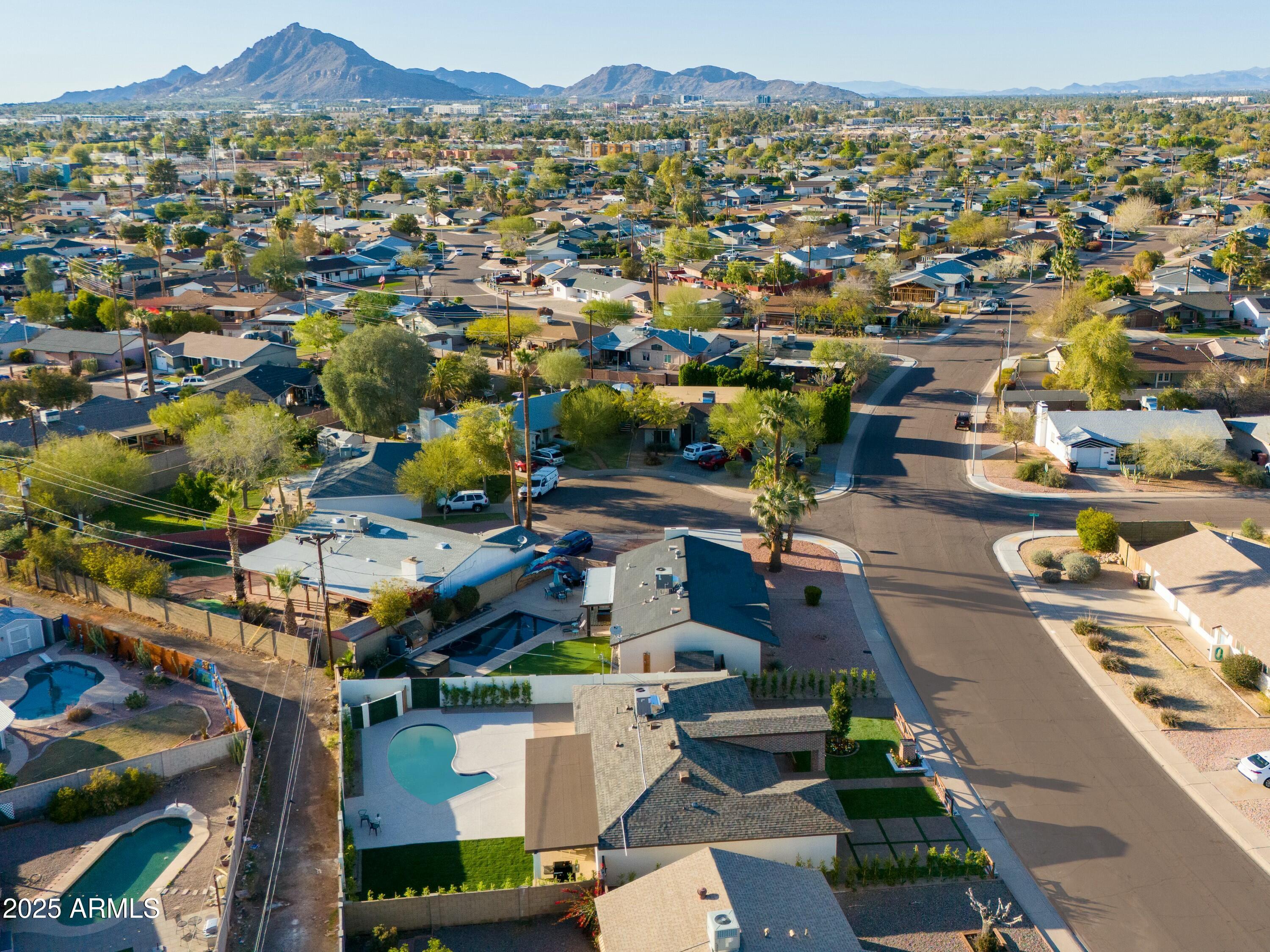 8233 E HUBBELL Street