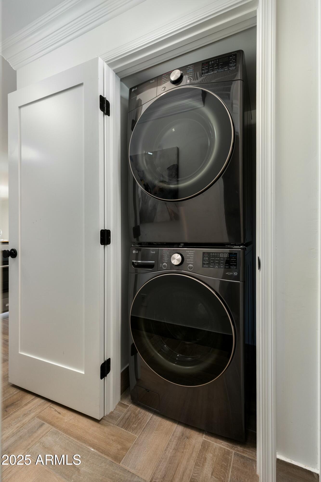 8233 E HUBBELL Street