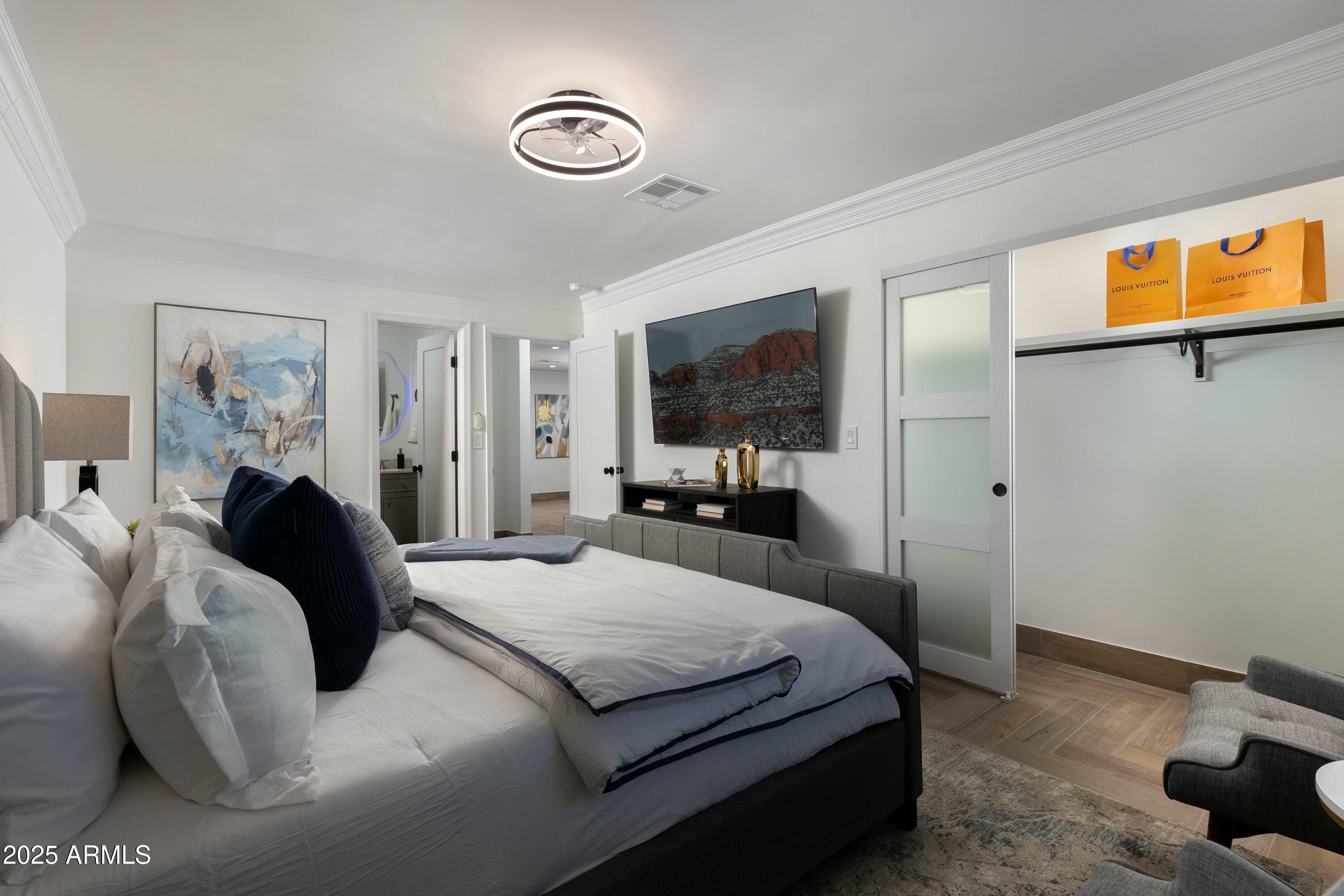 8233 E HUBBELL Street