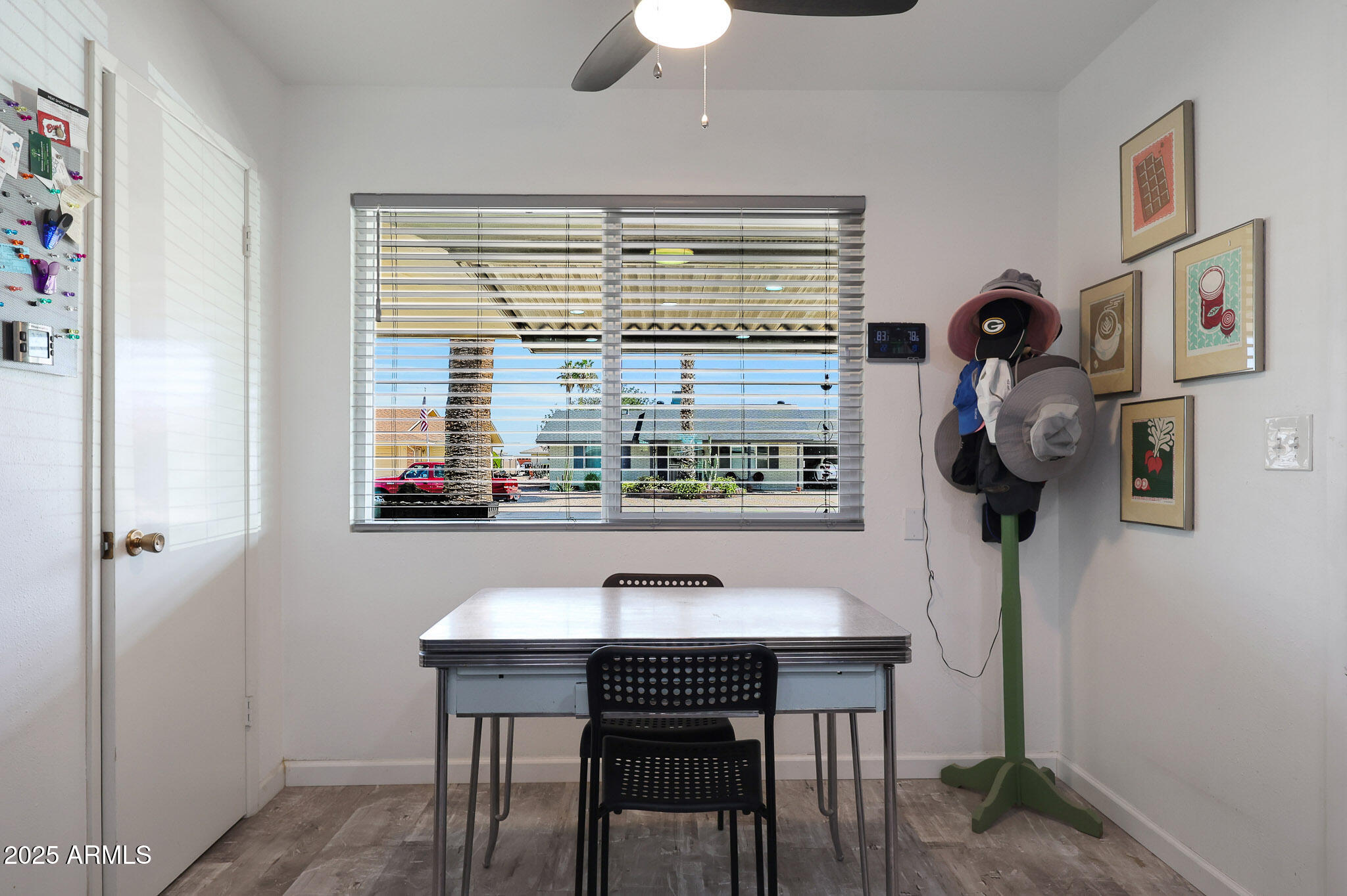 10204 W MISSION Lane