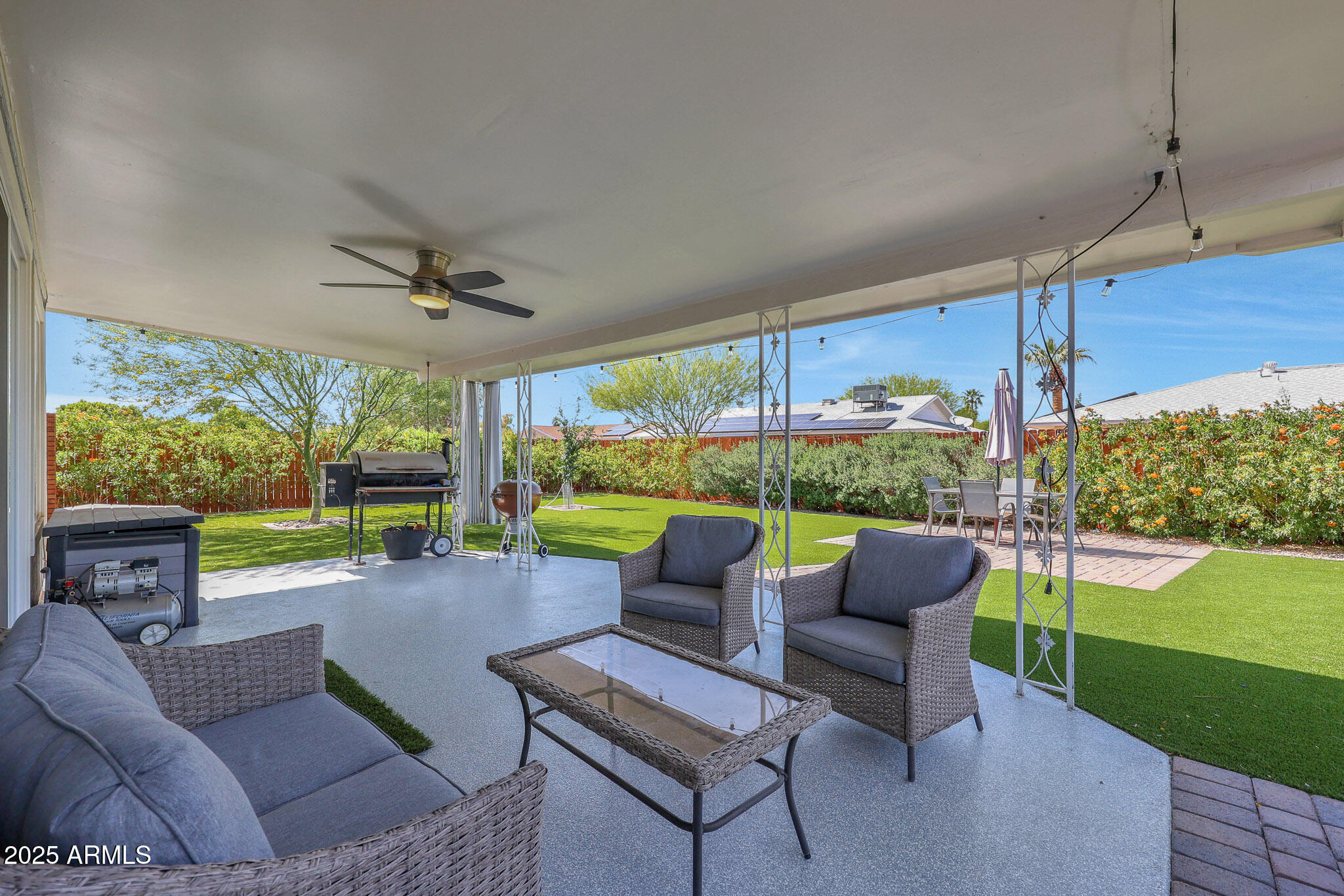 10204 W MISSION Lane