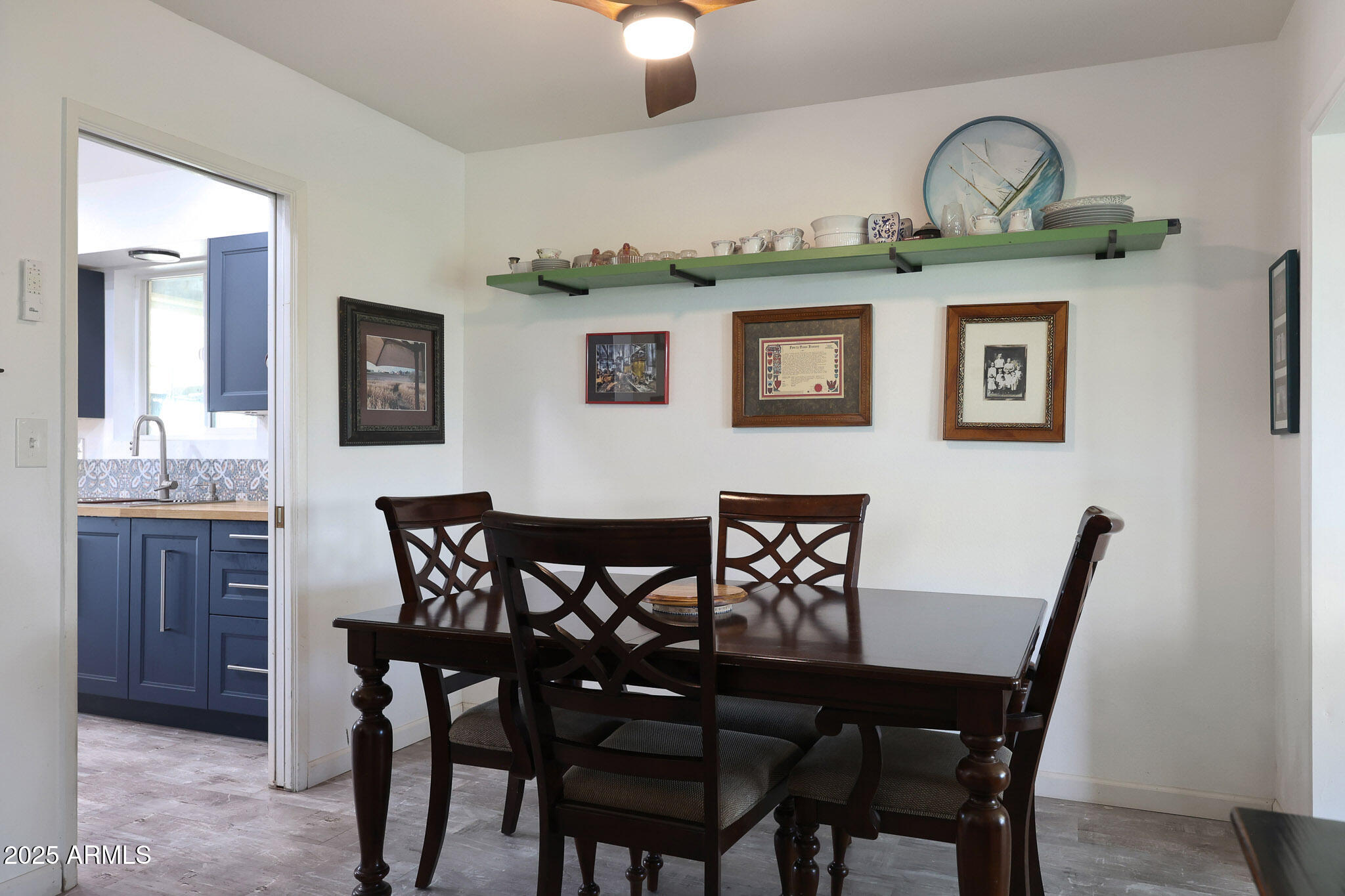 10204 W MISSION Lane