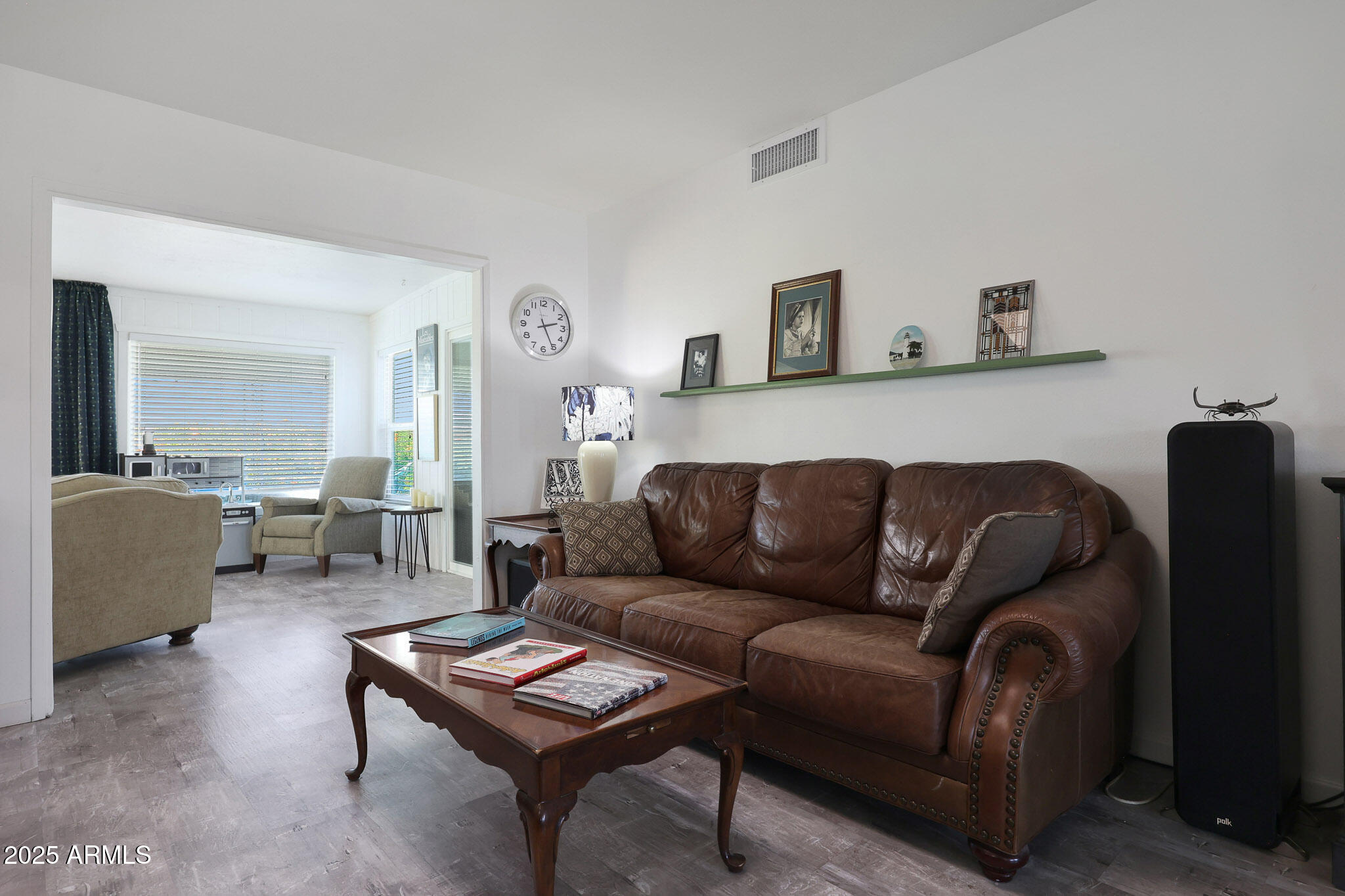 10204 W MISSION Lane