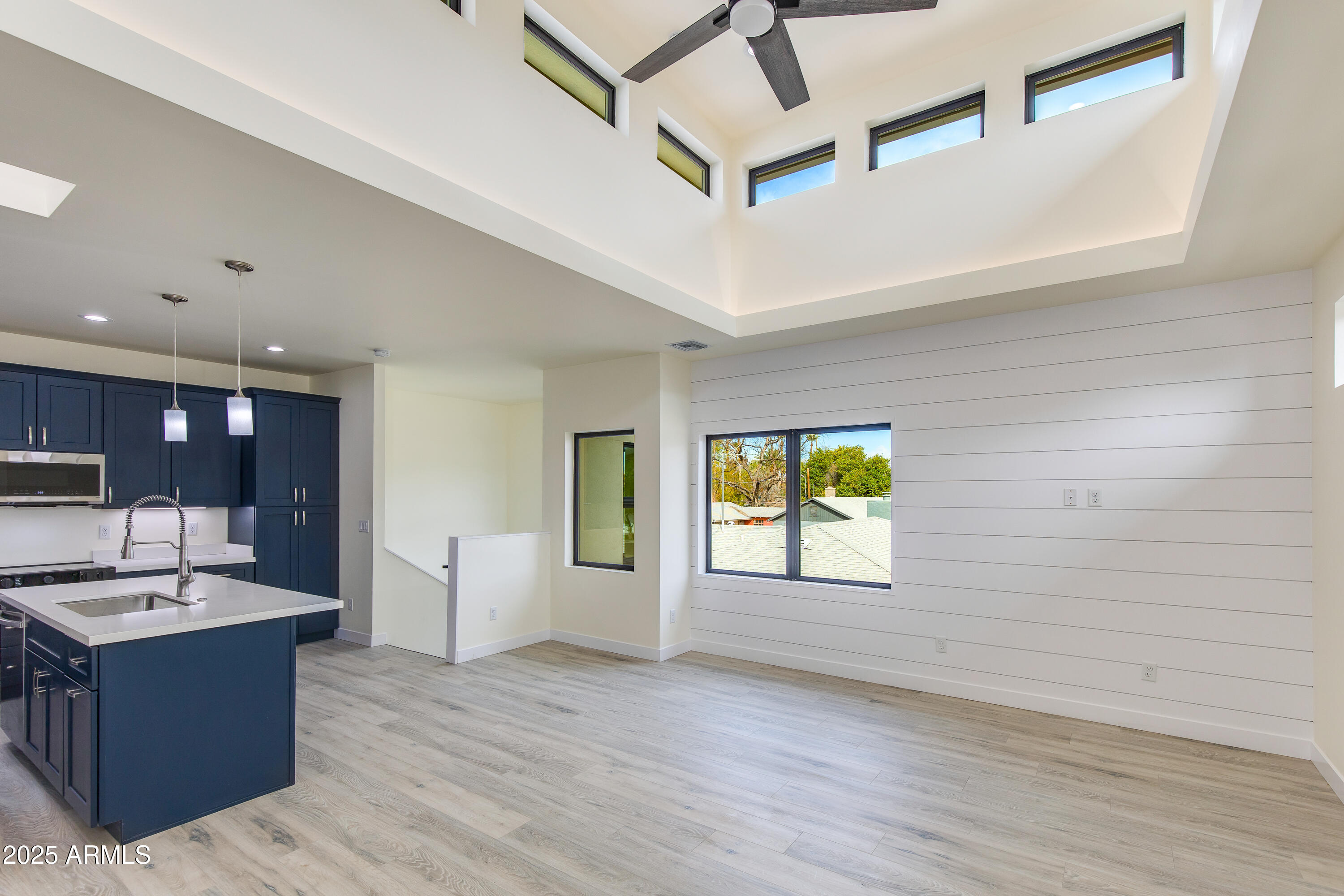 438 S Roosevelt Street