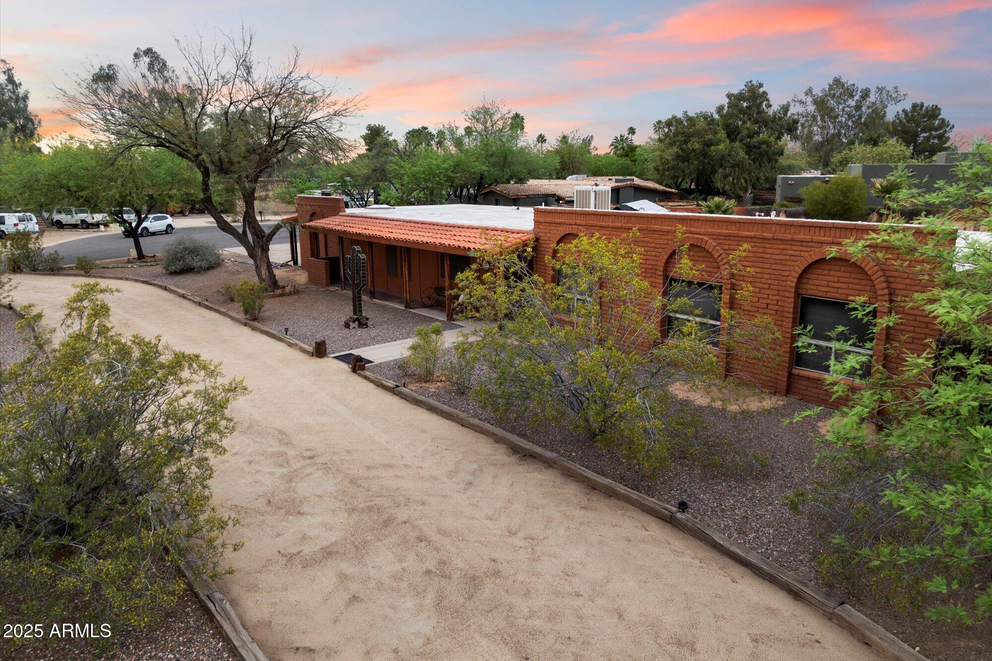 6128 E Sweetwater Avenue, 163