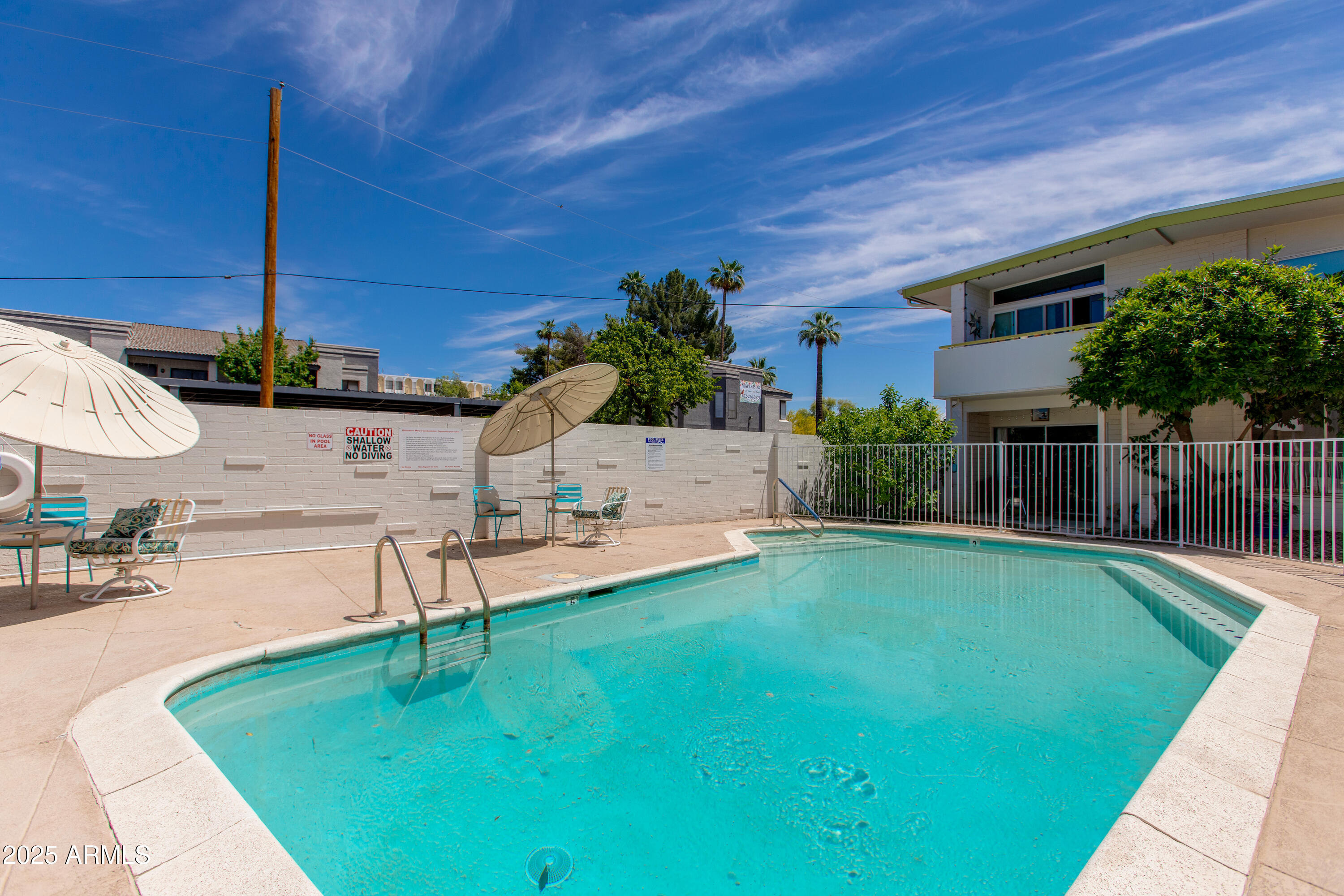 102 W MARYLAND Avenue, B2