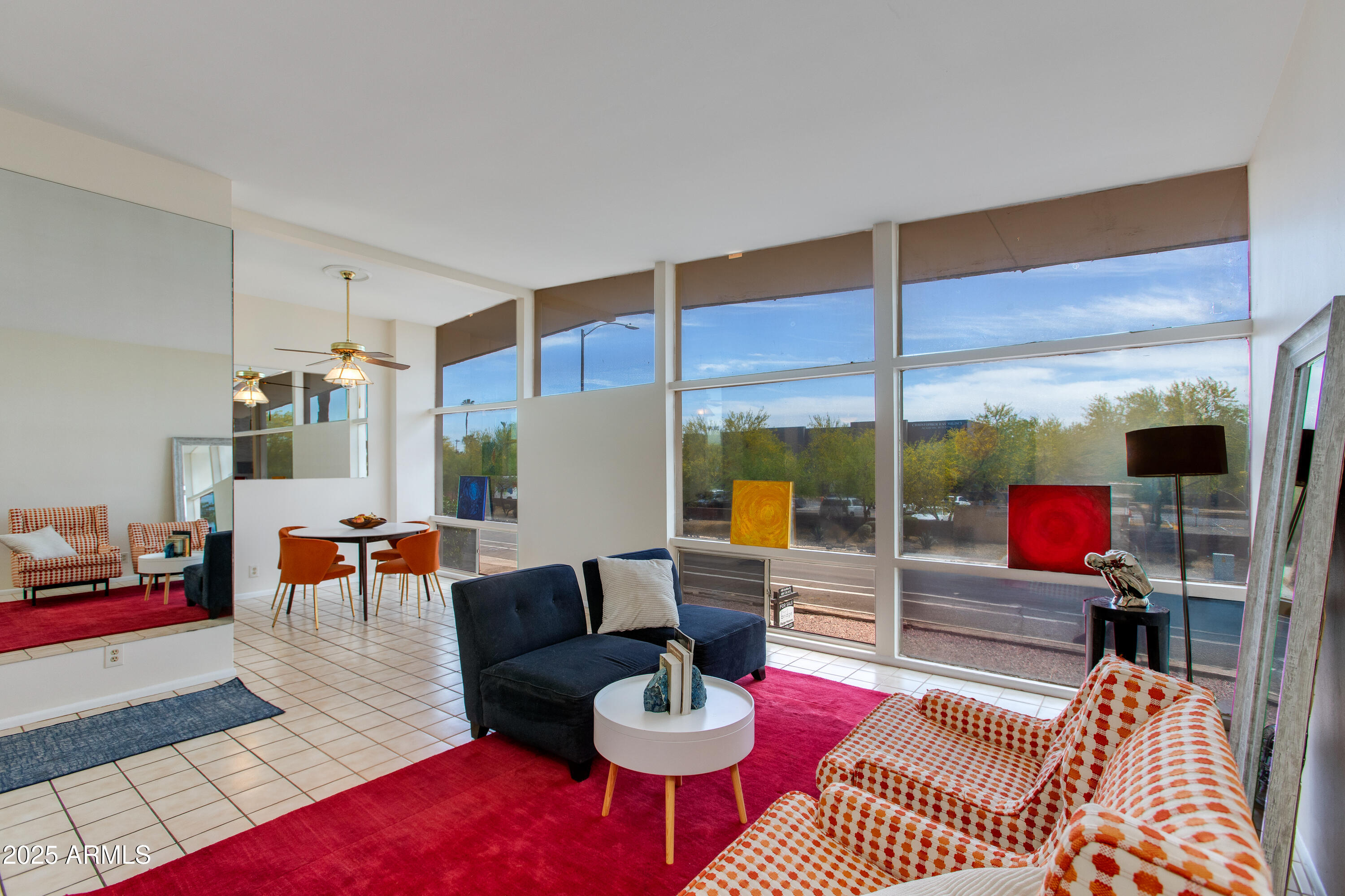 102 W MARYLAND Avenue, B2