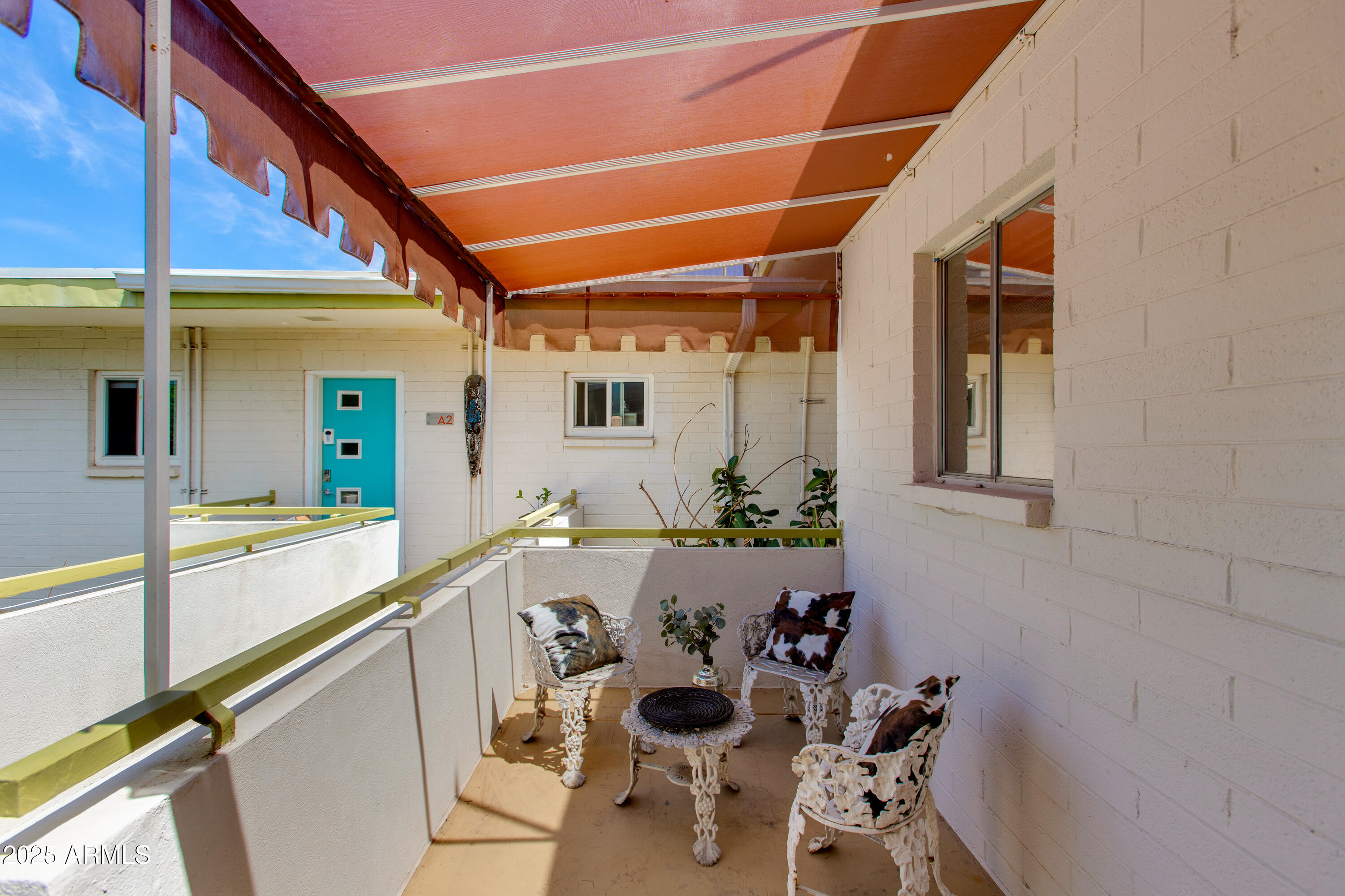 102 W MARYLAND Avenue, B2