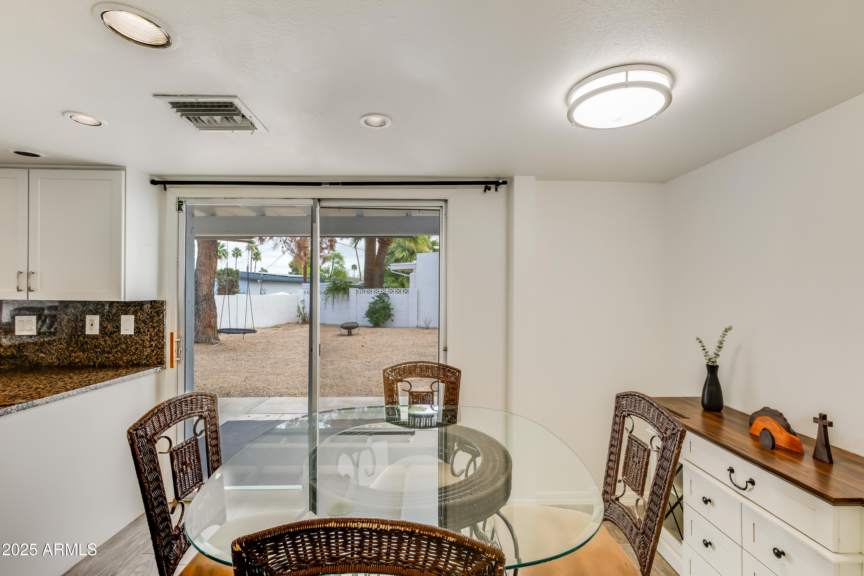 6 E PIPING ROCK Road