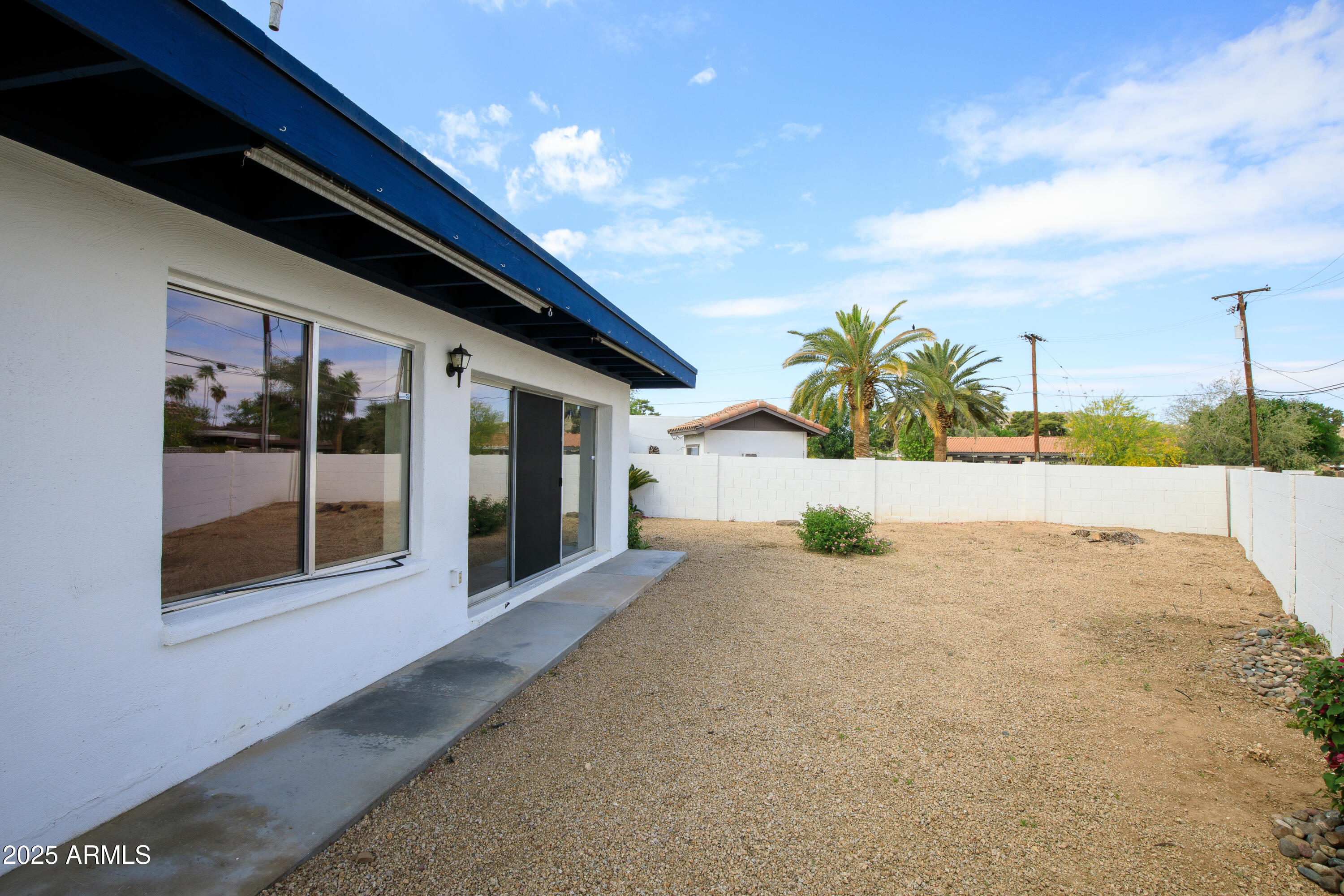 6 E PIPING ROCK Road