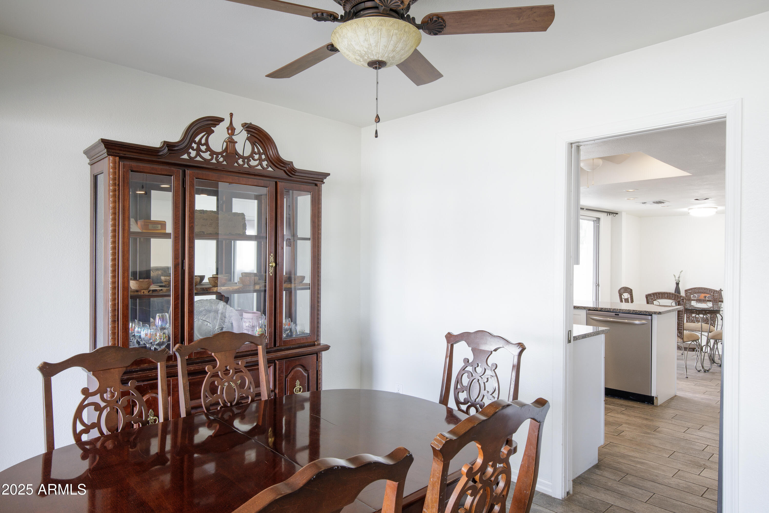 6 E PIPING ROCK Road