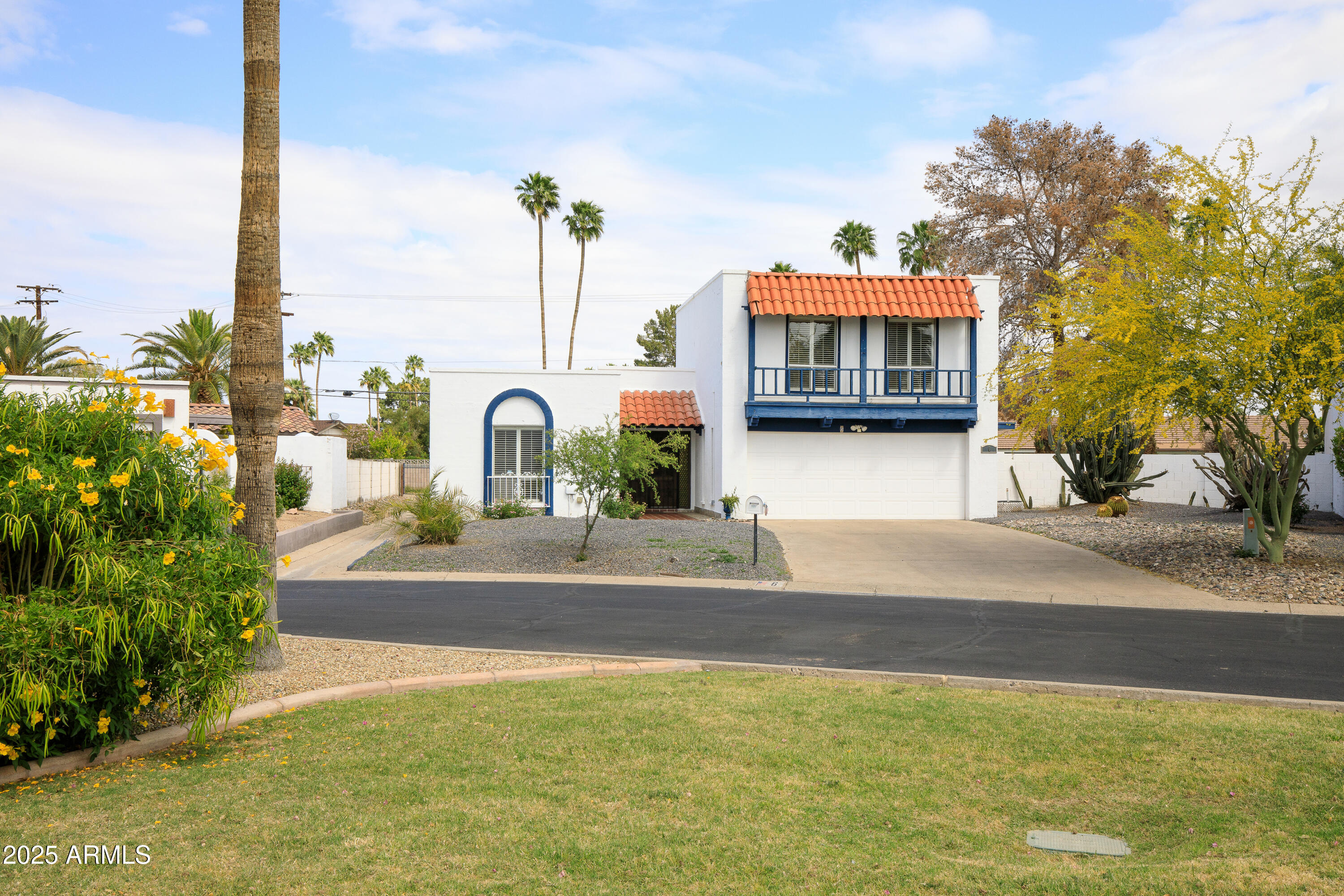 6 E PIPING ROCK Road