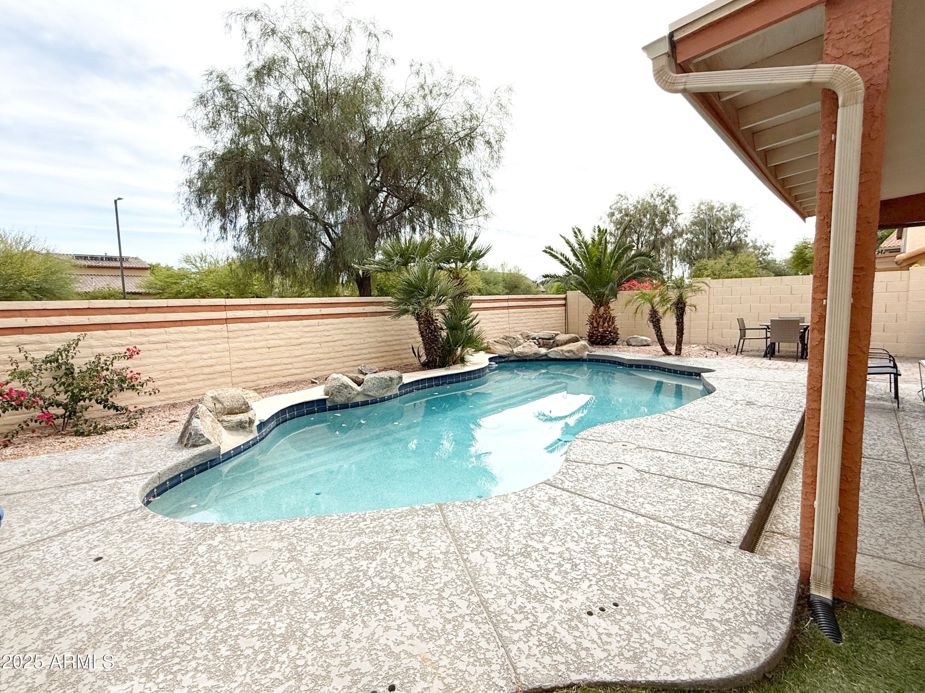 9437 E Dreyfus Place