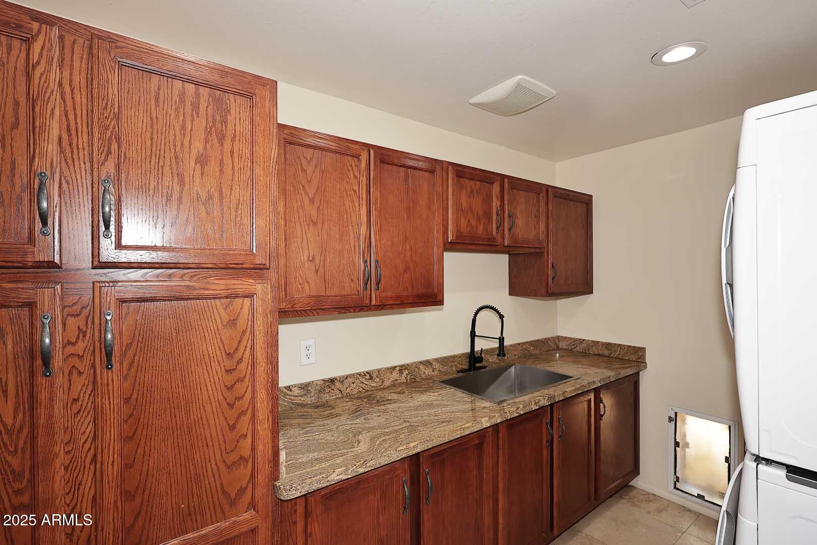 8110 N 18TH Place