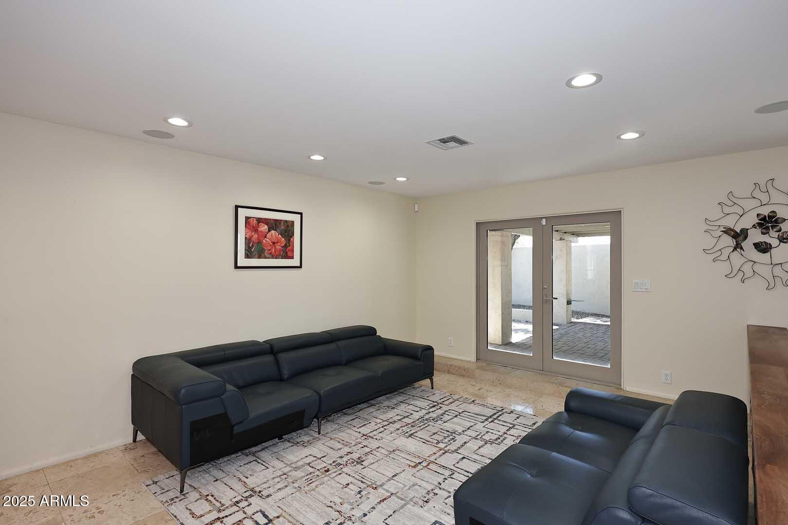 8110 N 18TH Place