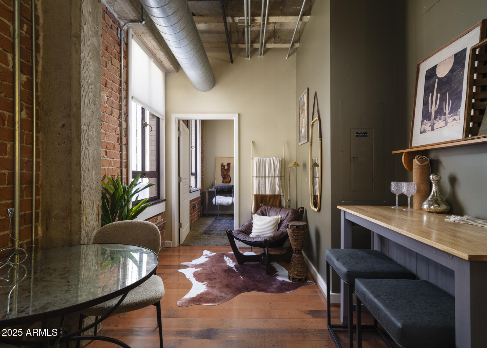 114 W ADAMS Street 907