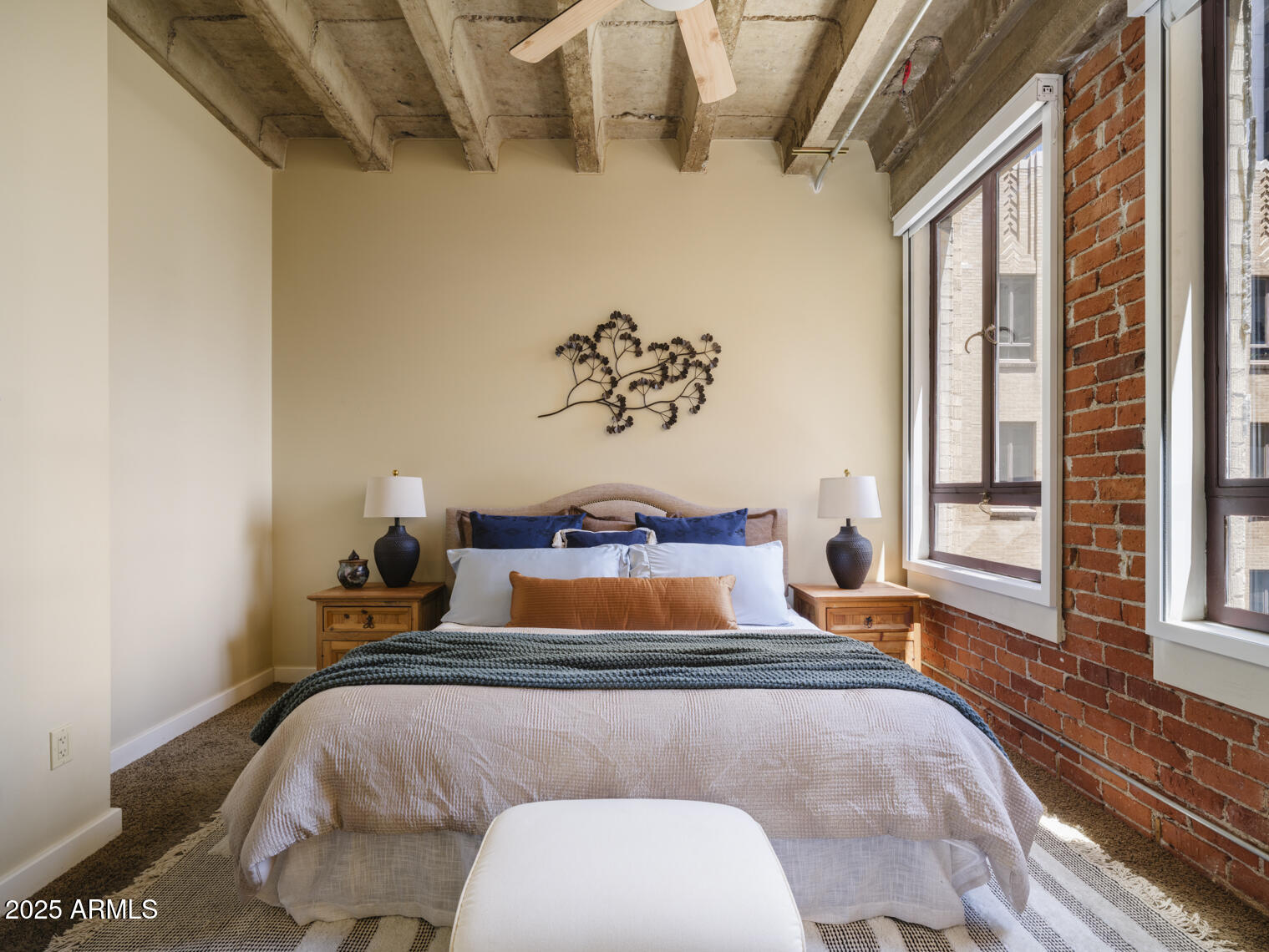 114 W ADAMS Street 907