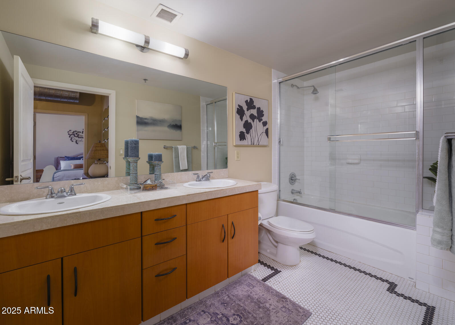 114 W ADAMS Street 907